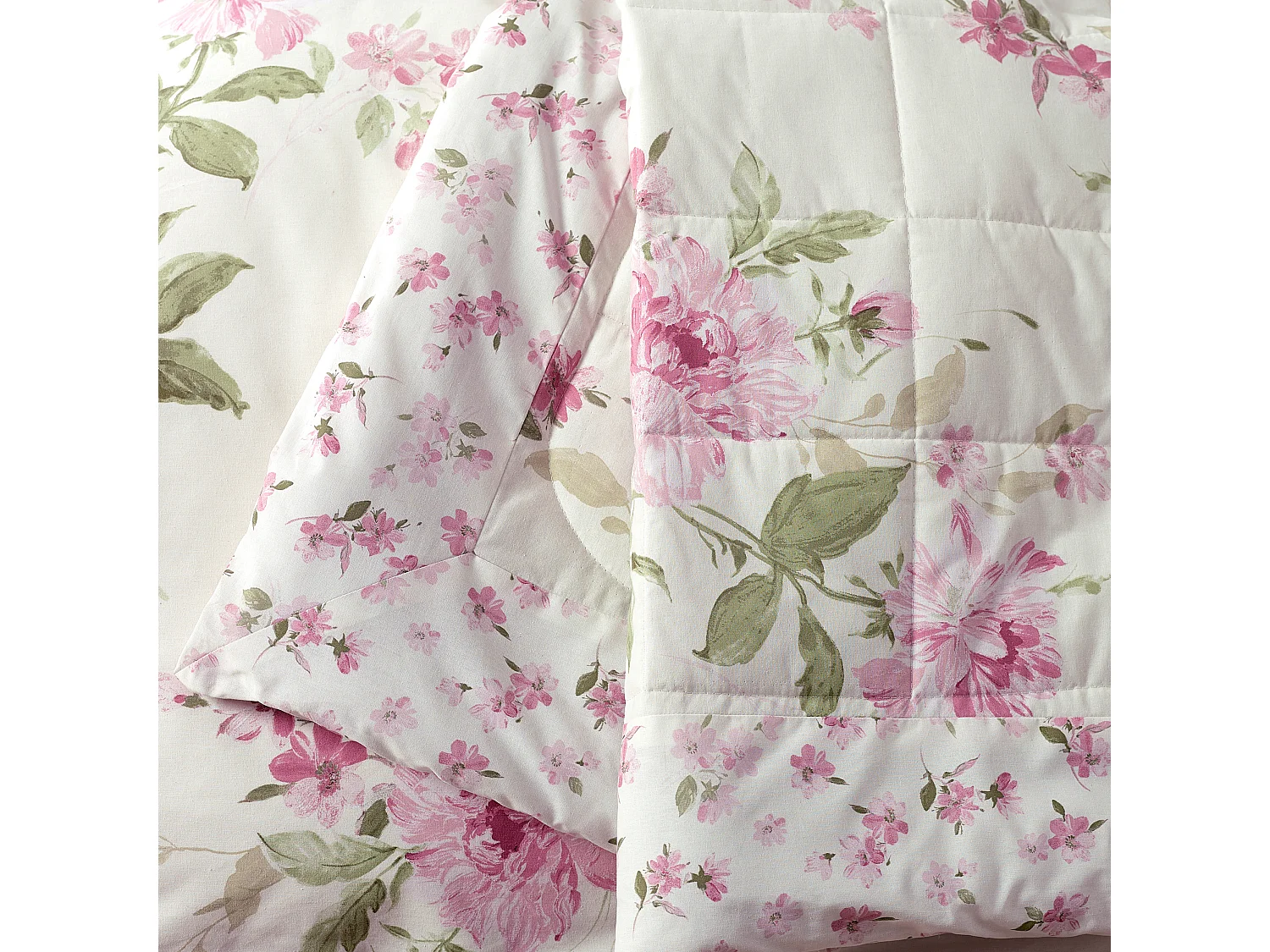 Catherine Lansfield Avebury Floral Reversible Quilted 220x230cm Bedspread Cream