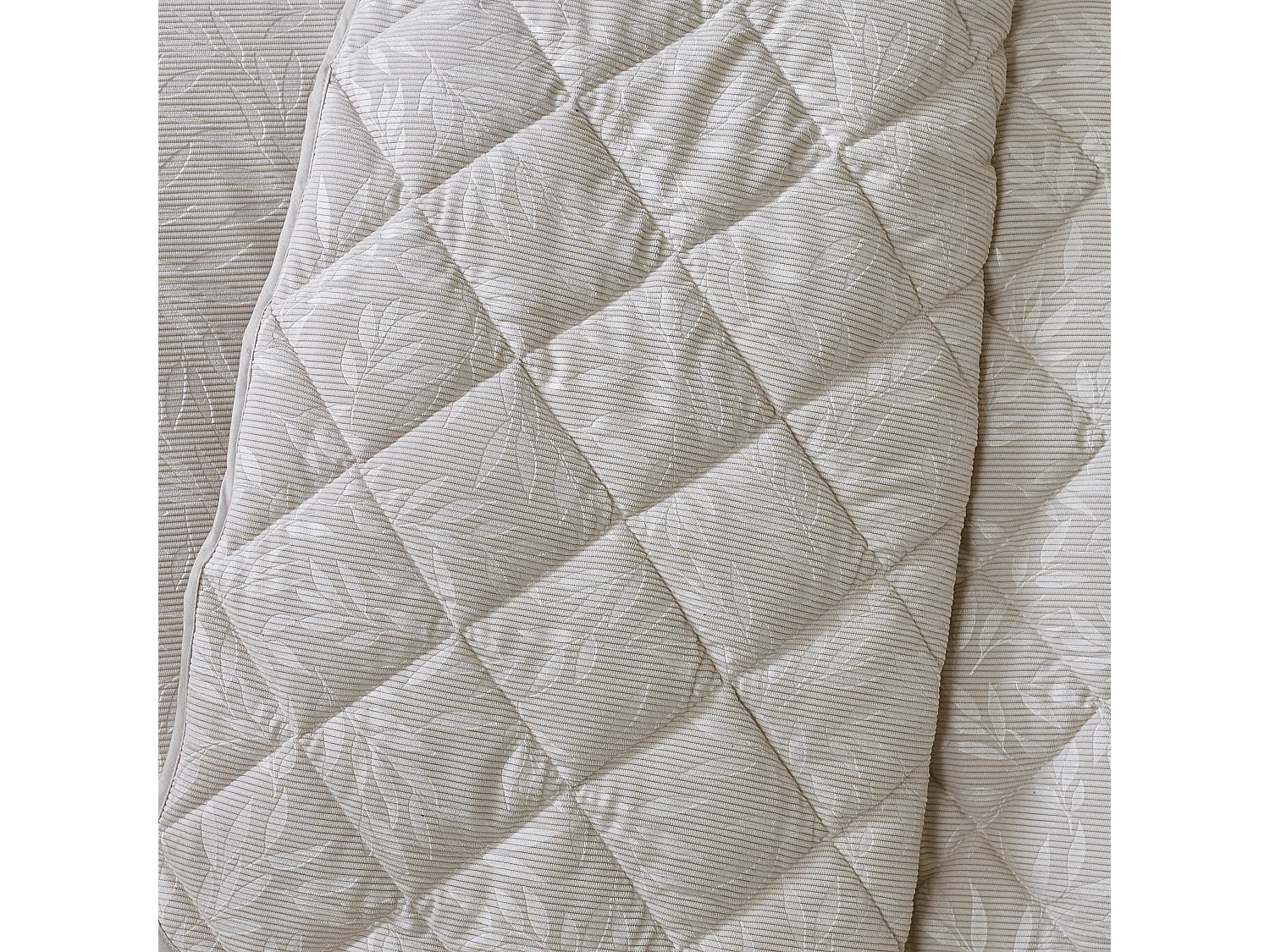 Catherine Lansfield Corded Leaves 240x260cm Quilted Bedspread Champagne Gold