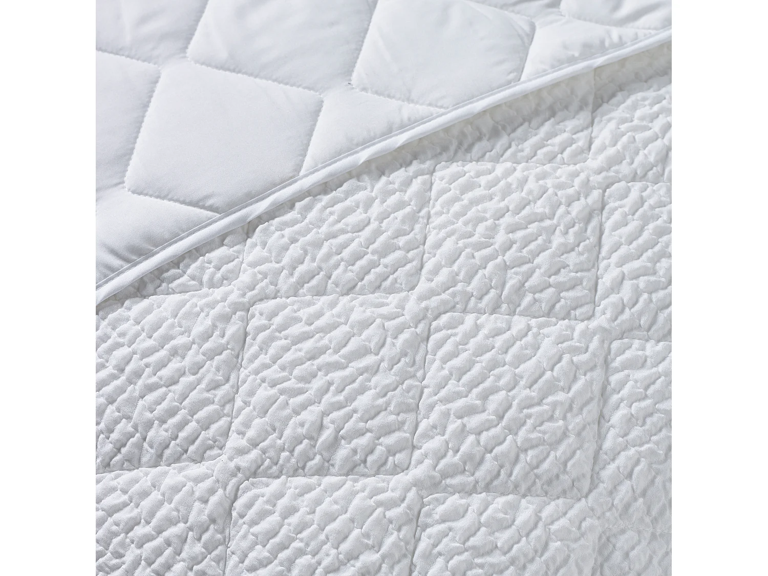 Catherine Lansfield Crinkle Seersucker Texture 220x220cm Bedspread White