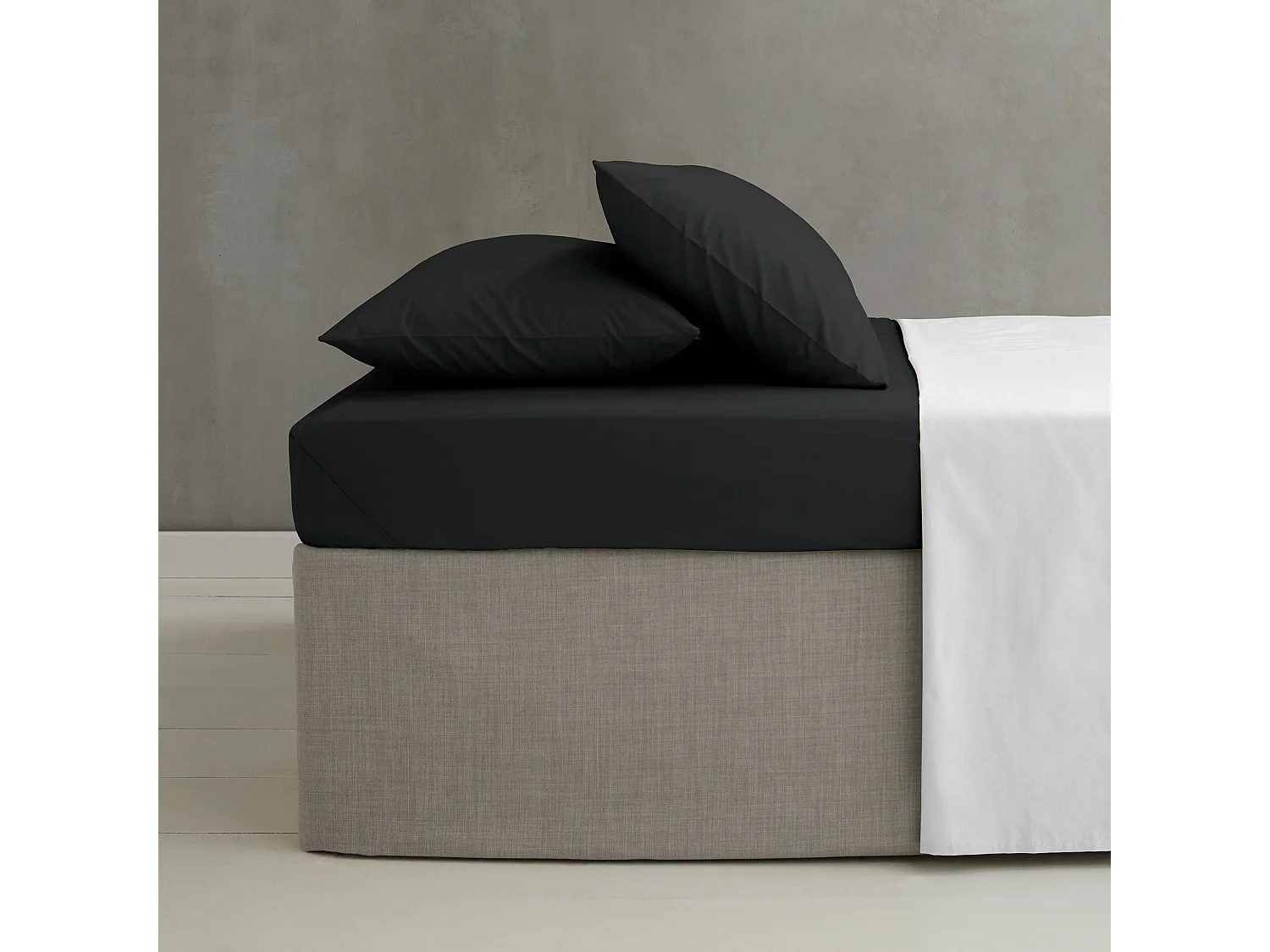Catherine Lansfield Easy Iron Percale Standard Pillowcase Pair Black
