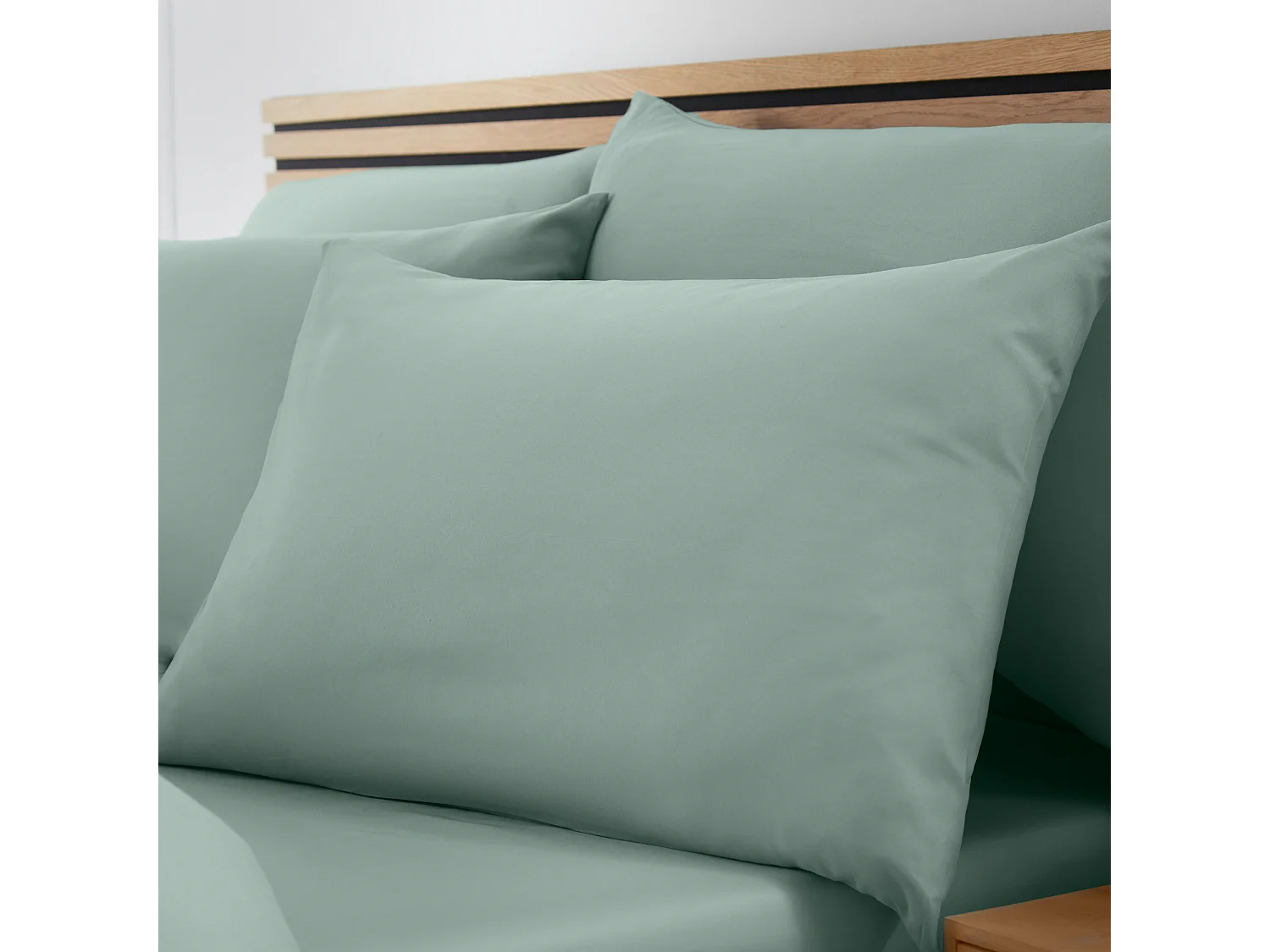 Catherine Lansfield So Soft Non-Iron Standard Pack of 4 Pillowcases Green
