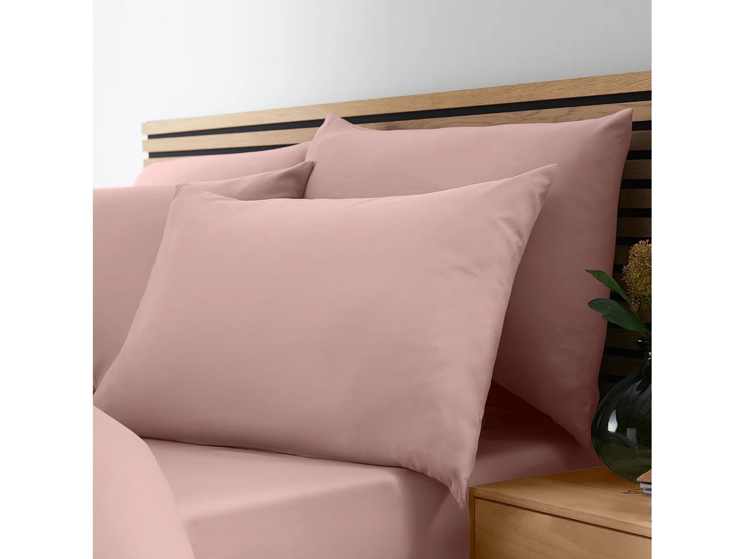 Catherine Lansfield So Soft Non-Iron Standard Pack of 4 Pillowcases Blush Pink