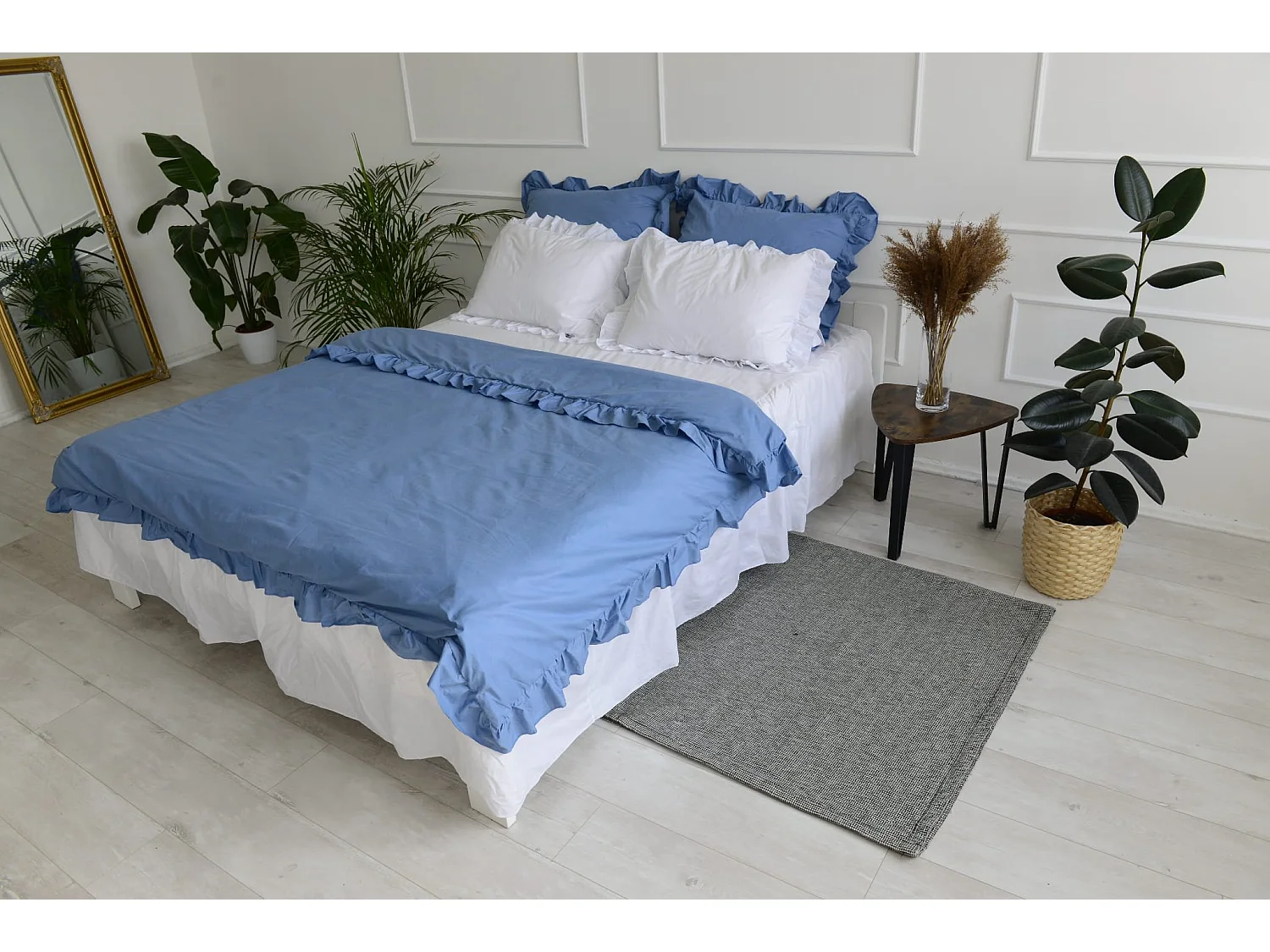 Pościel Bawełniana Z Falbanką Zestaw Komplet Do Sypialni Kołdra + 4 Poduszki 220x200 cm Niebieski Jeans Biel
