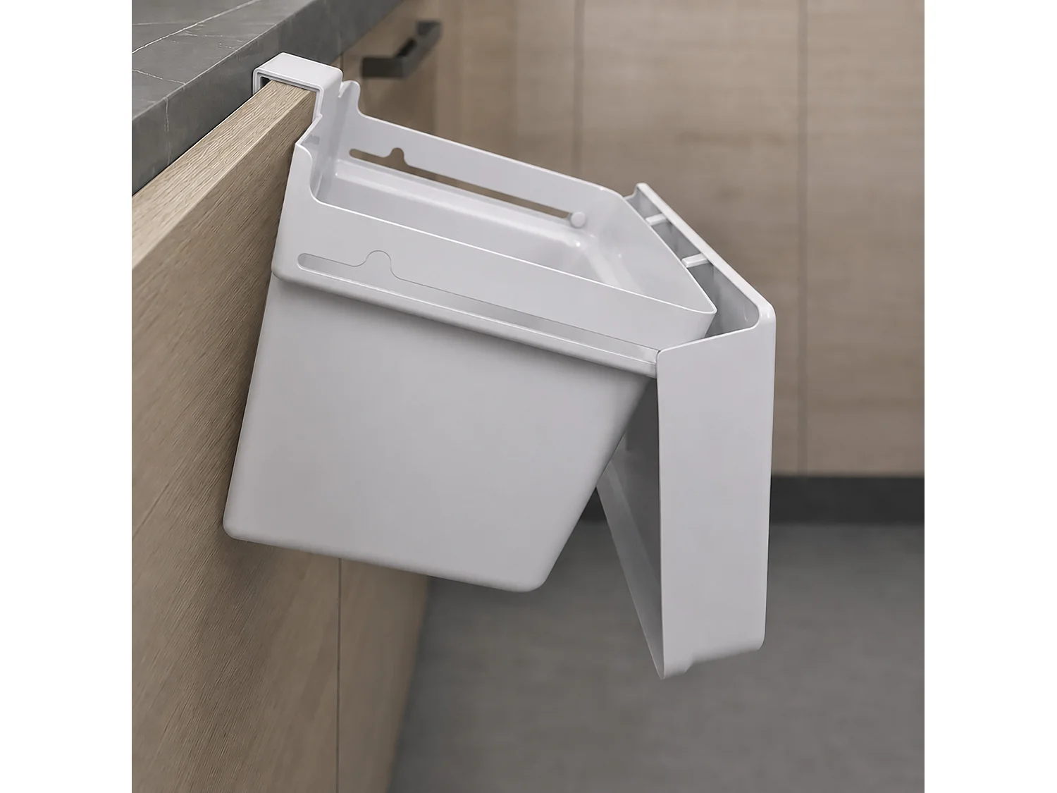 Poubelle de cuisine suspendue en plastique gris clair 21x17x14,5 cm