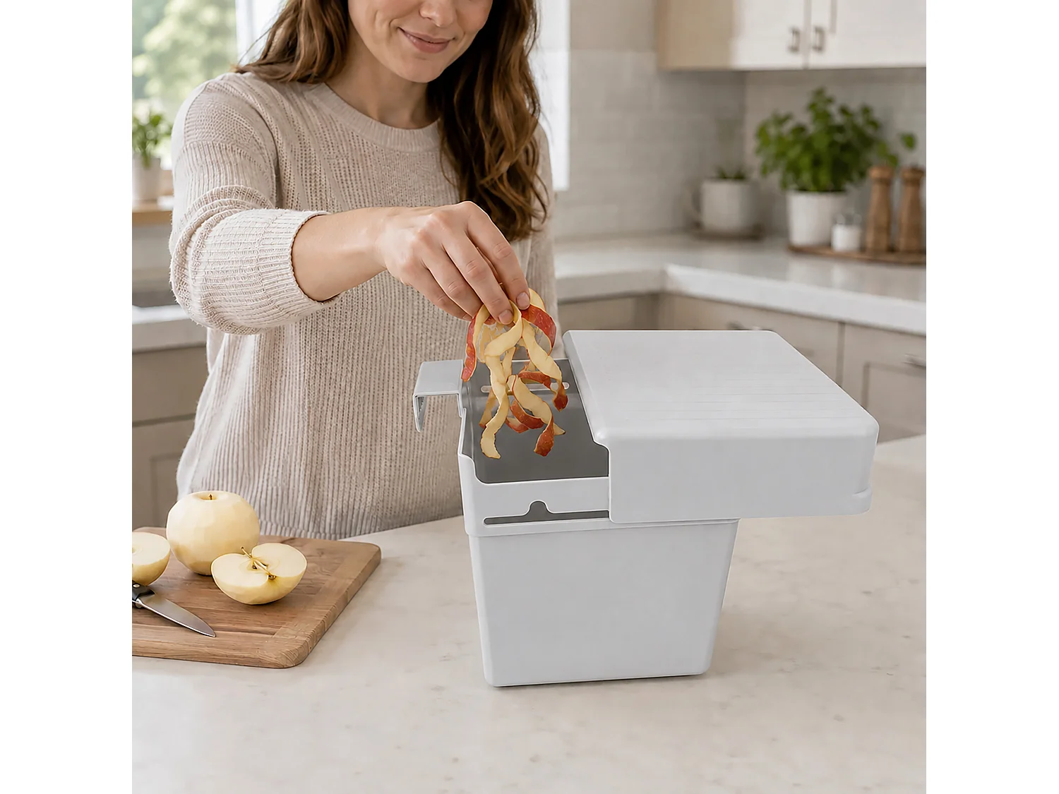 Poubelle de cuisine suspendue en plastique gris clair 21x17x14,5 cm