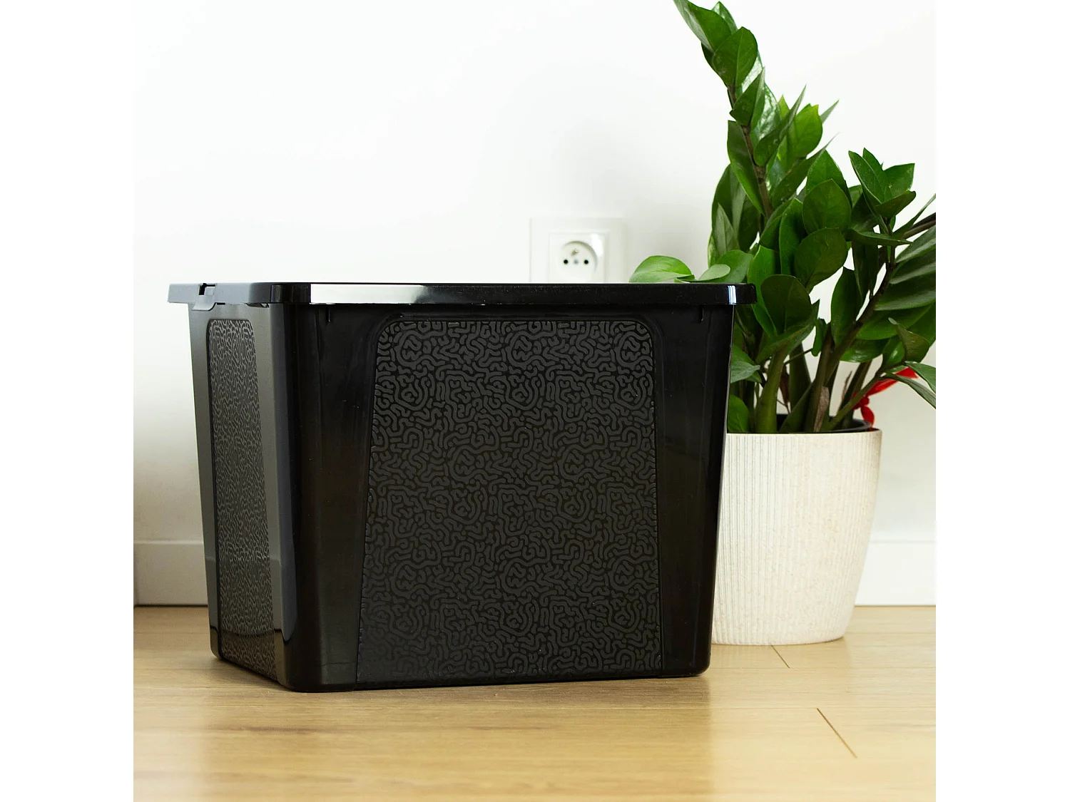 Boîte de rangement en plastique avec couvercle MultiBox, noire, 40x33x30 cm, 30 L