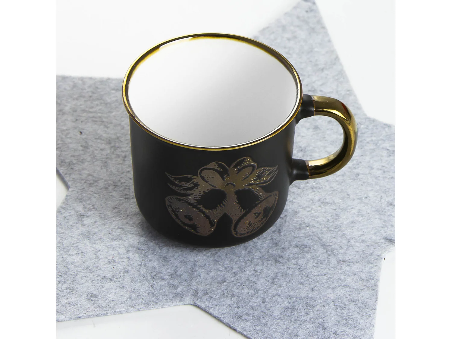 Tazza natalizia regalo in porcellana nero-oro 400 ml 9,5x9 cm