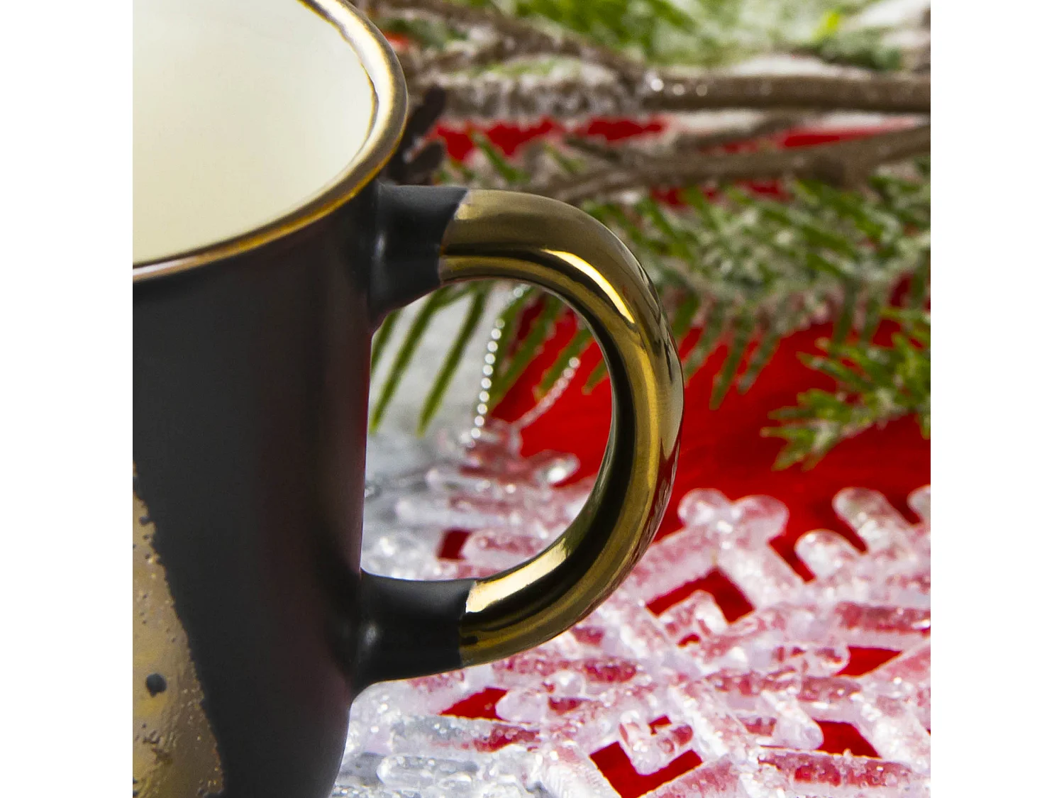 Tazza natalizia regalo in porcellana nero-oro 400 ml 9,5x9 cm
