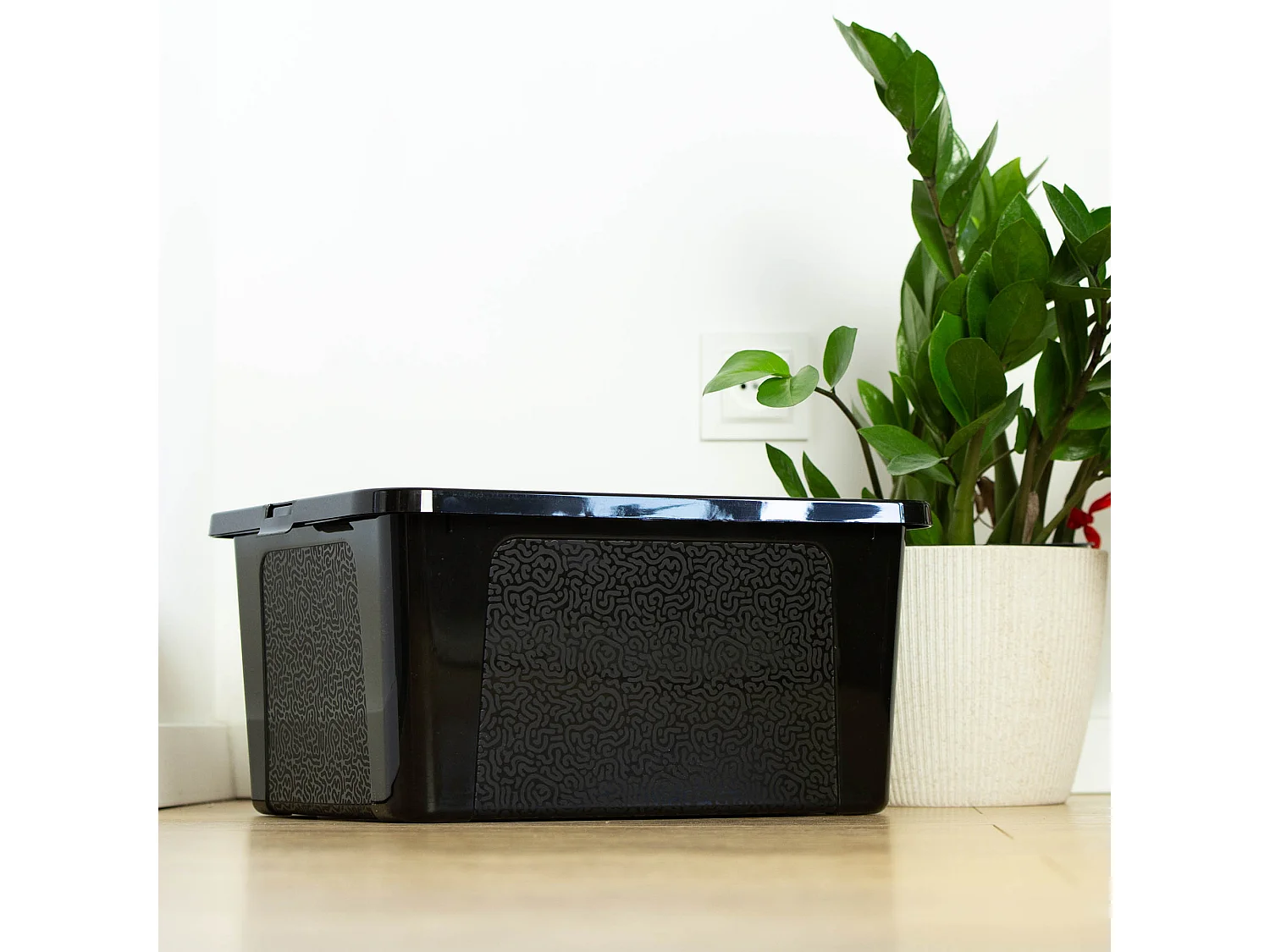 Boîte de rangement en plastique avec couvercle décoratif MultiBox noire 40x33x20 cm, 20 L