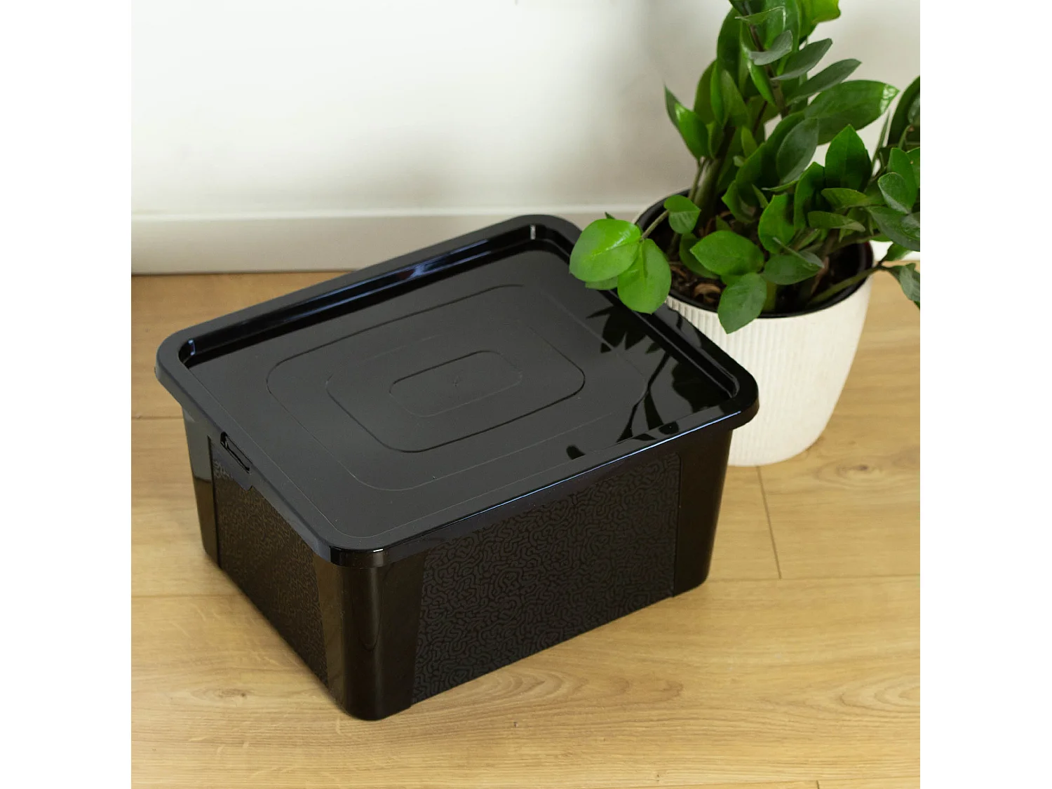 Boîte de rangement en plastique avec couvercle décoratif MultiBox noire 40x33x20 cm, 20 L