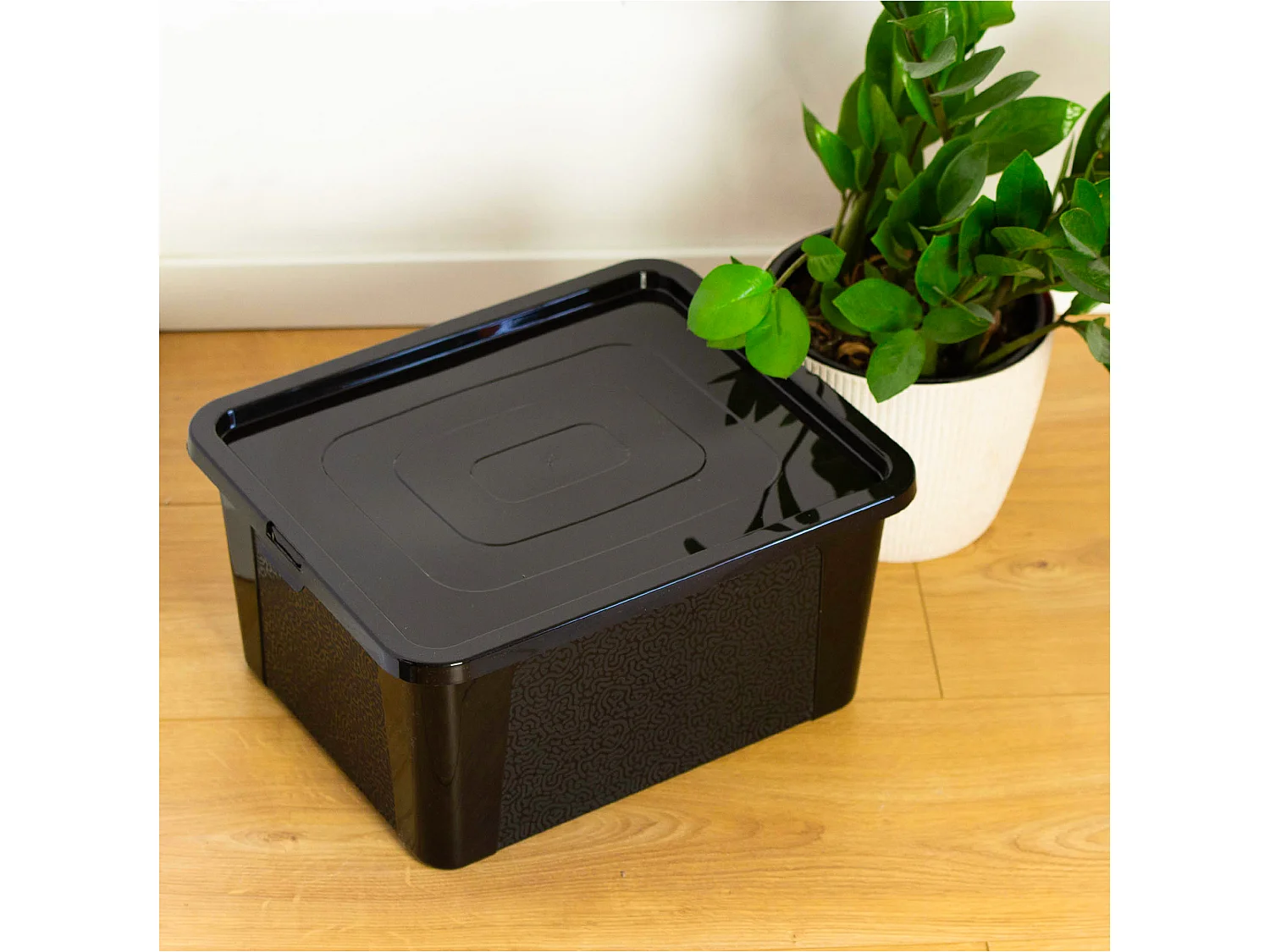 Boîte de rangement en plastique avec couvercle décoratif MultiBox noire 40x33x20 cm, 20 L