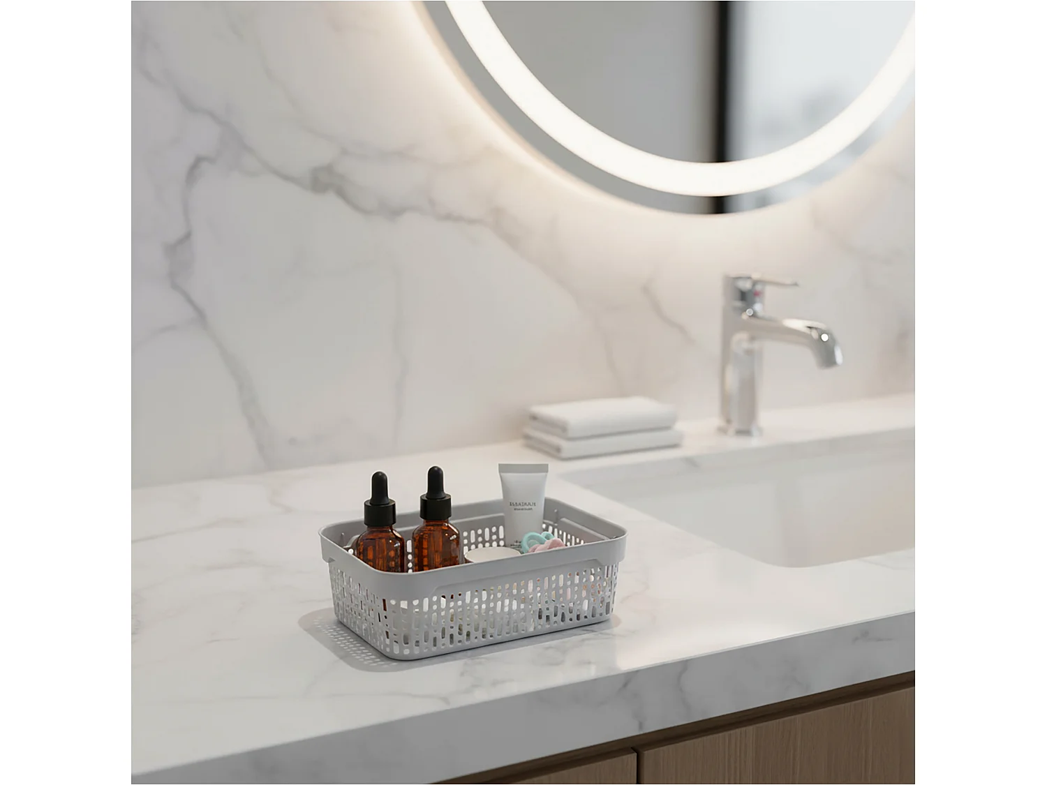 Panier ajouré en plastique pour cosmétiques salle de bain gris clair 18x12x6 cm