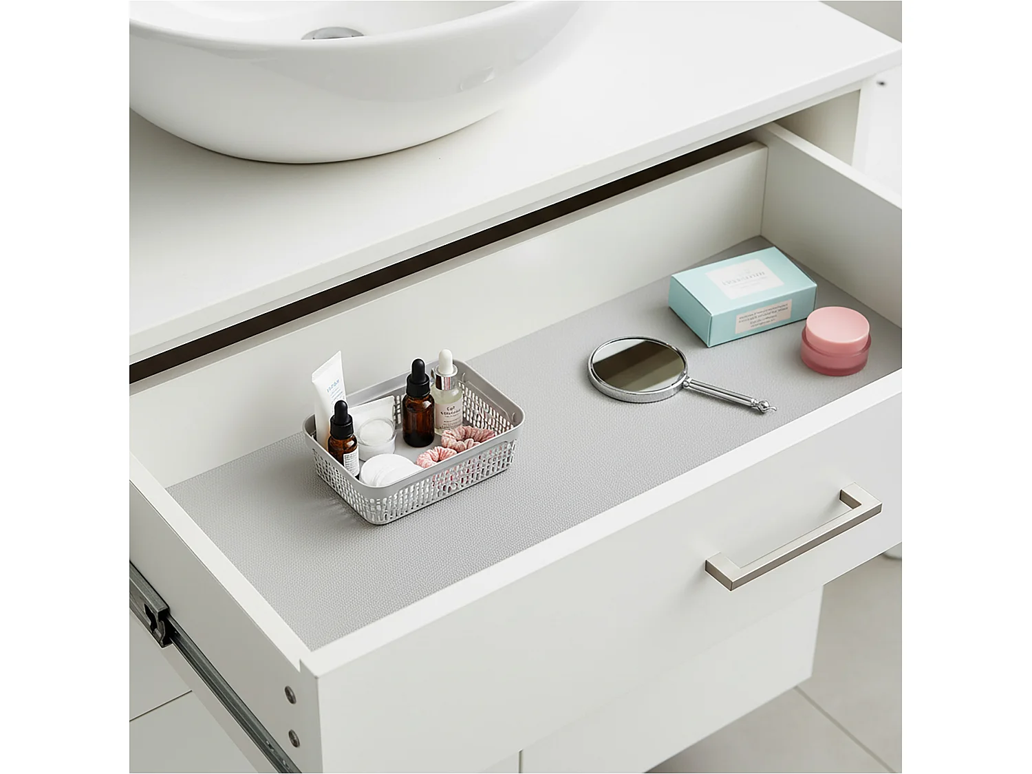Panier ajouré en plastique pour cosmétiques salle de bain gris clair 18x12x6 cm