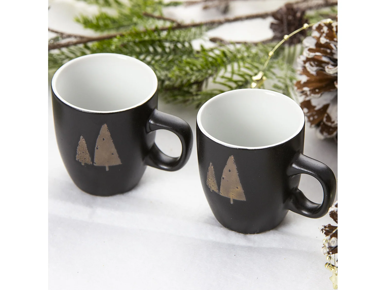 Set di tazze natalizie con albero di Natale in gres nero 2 pz 150 ml