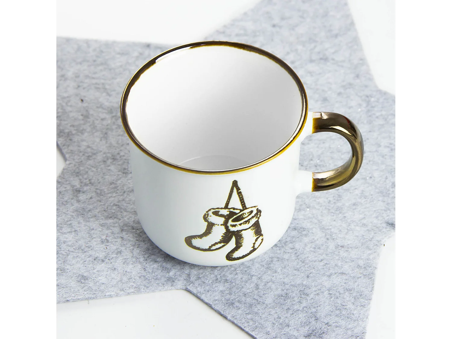 Mug de Noël motif festif porcelaine blanc et or 400 ml 9,5x9 cm