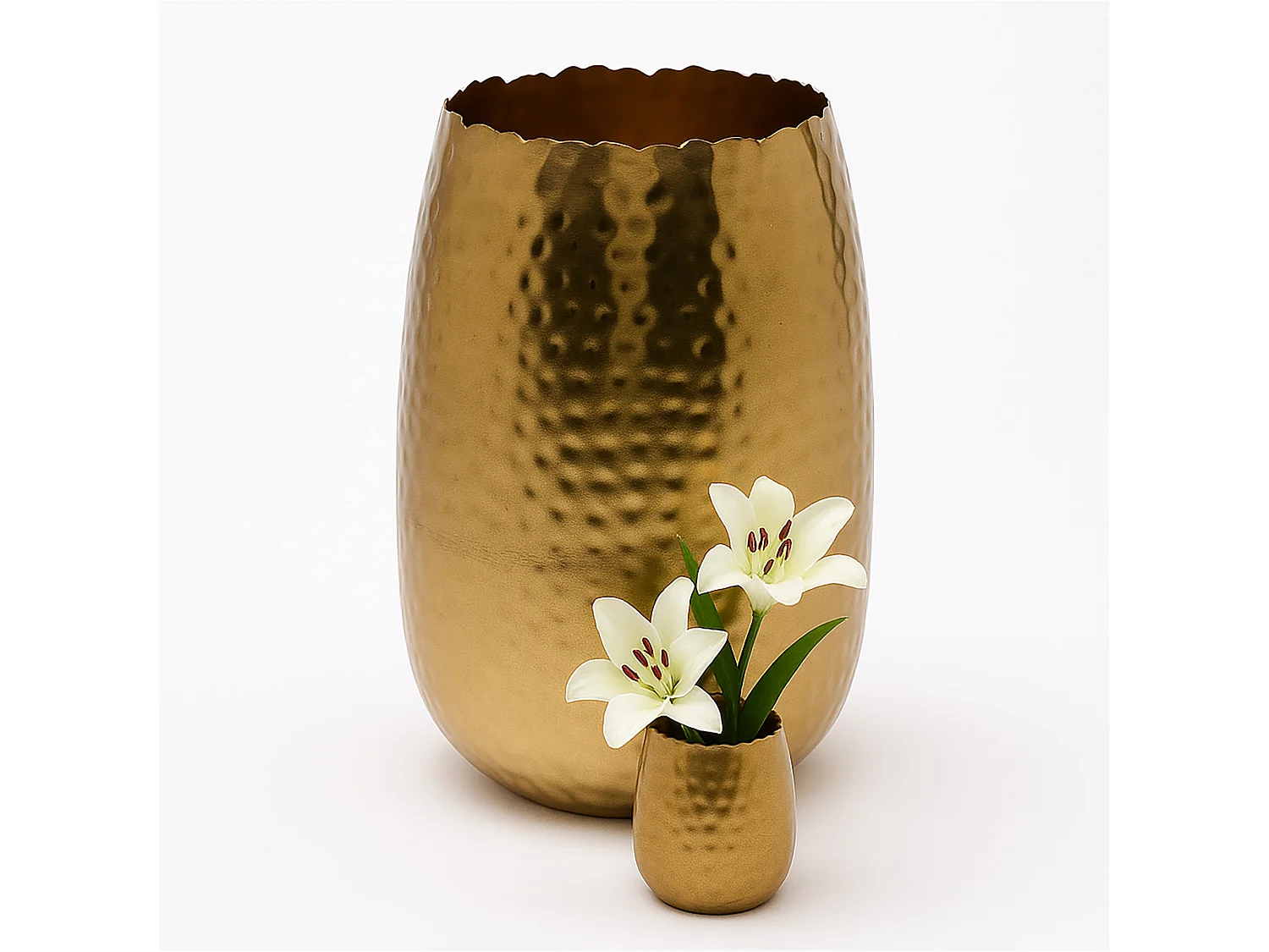 Vaso decorativo in metallo martellato oro opaco 18x18x29,5 cm