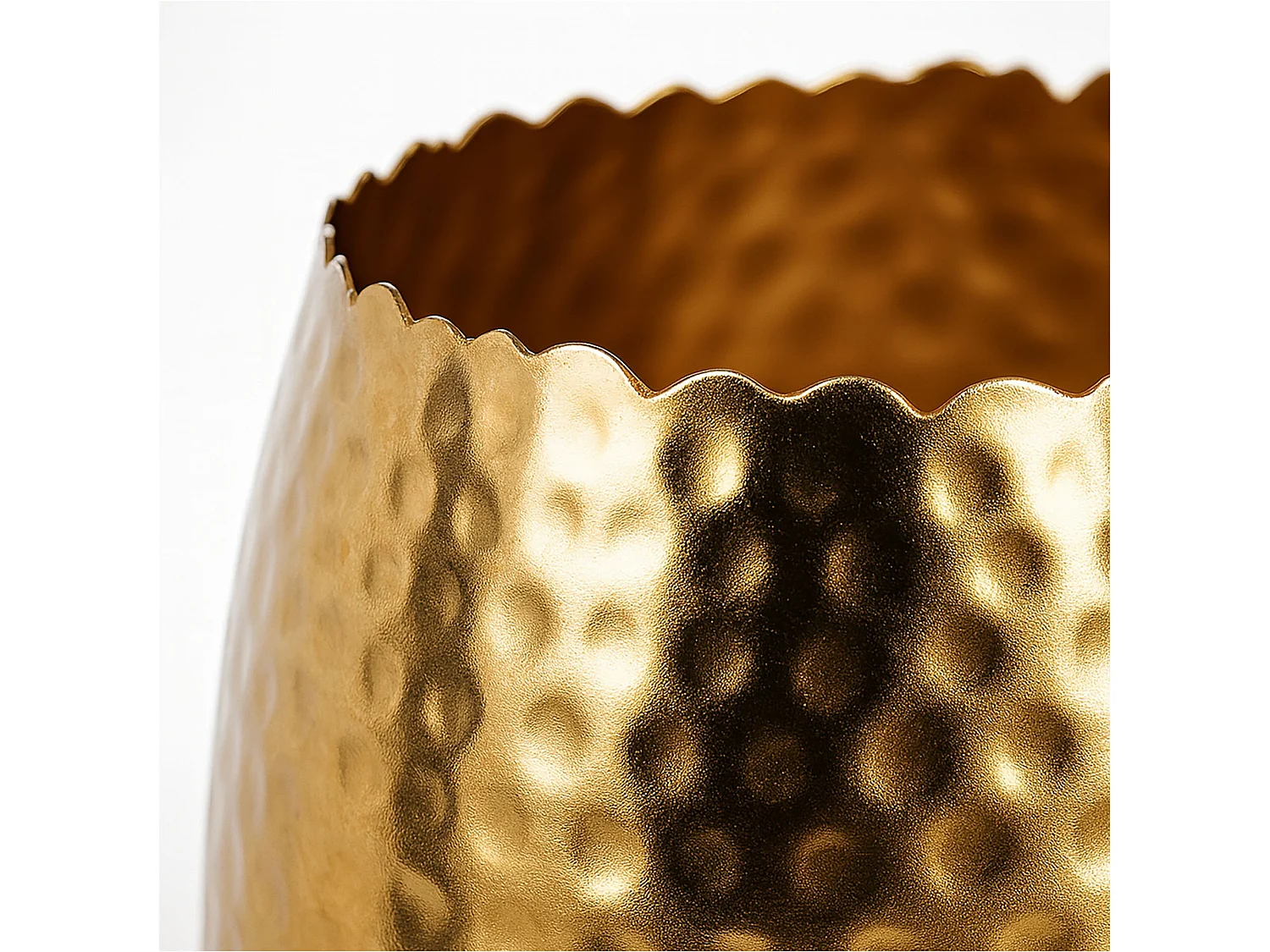 Vaso decorativo in metallo martellato dorato 18x18 cm