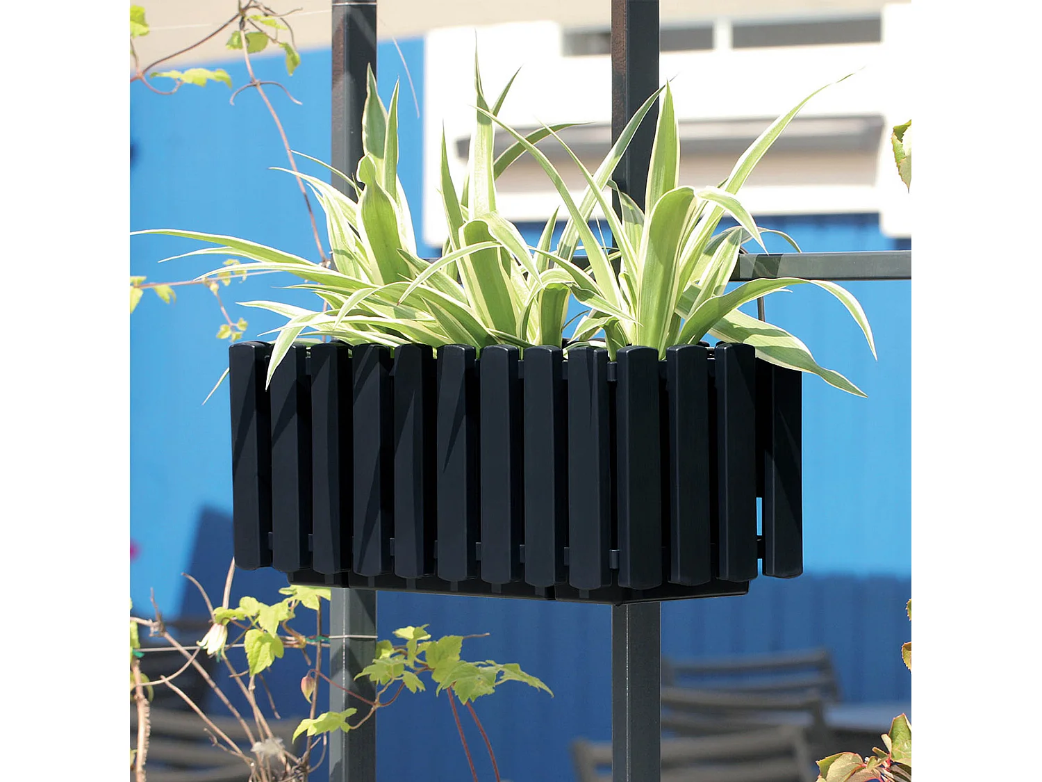Jardinière suspendue avec système d’arrosage plastique anthracite 38x18x16,2 cm