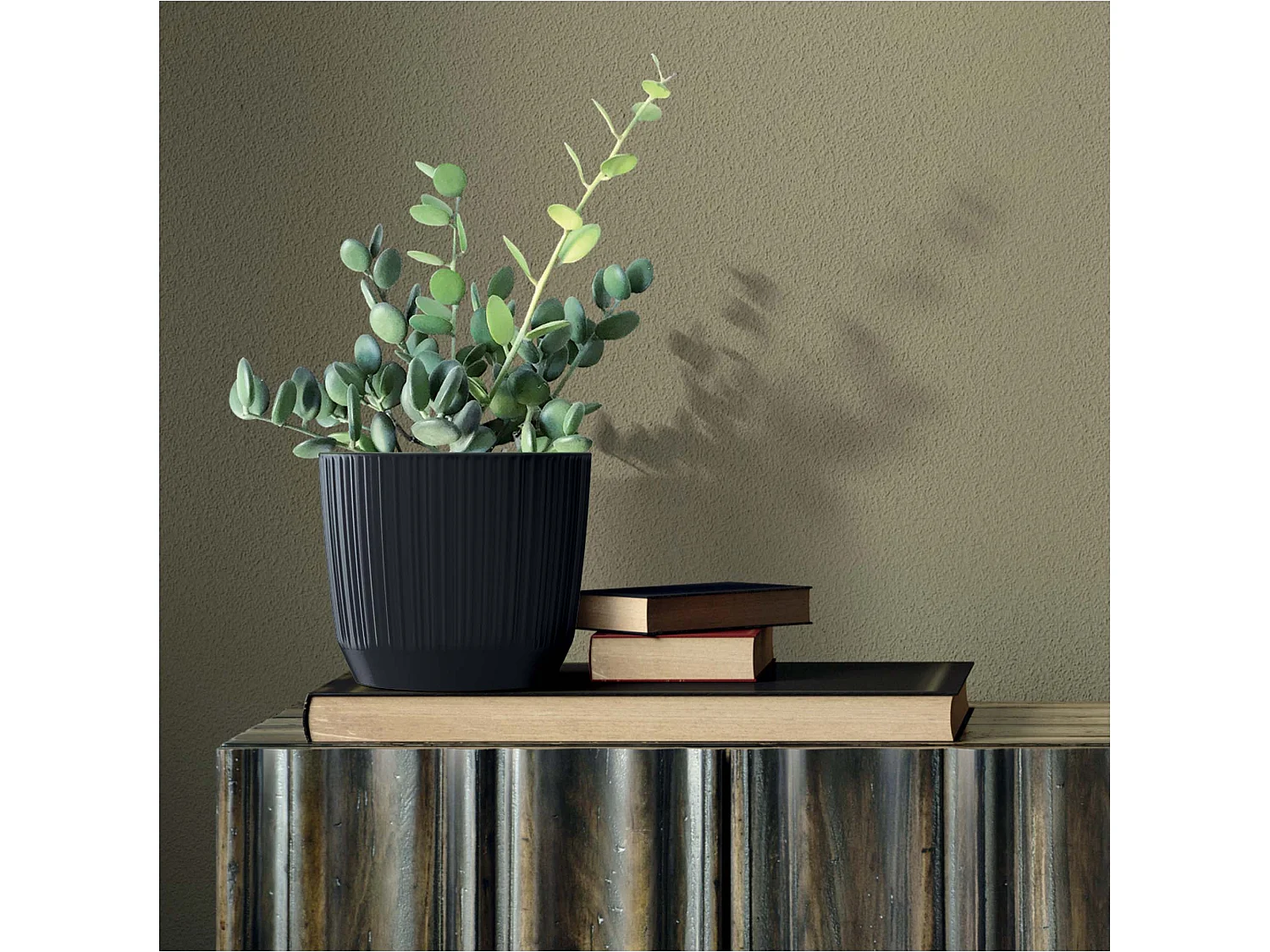 Pot de fleurs décoratif rainuré plastique anthracite 14,6 cm, 1,6 L