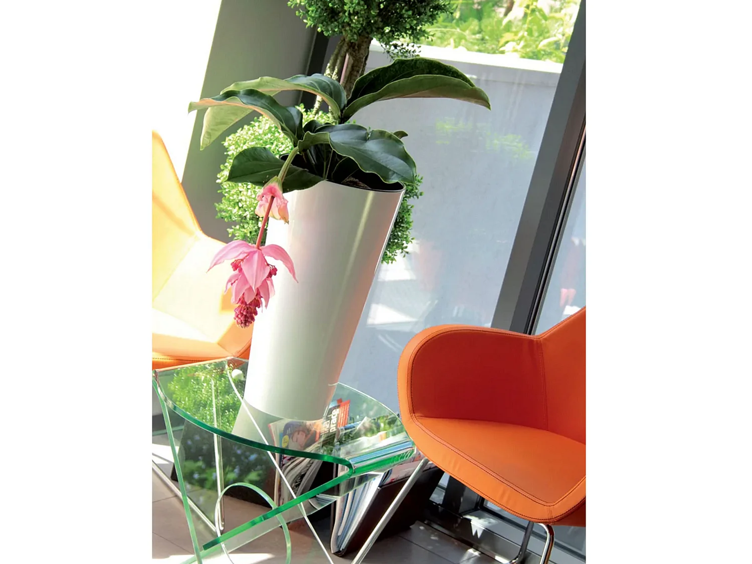 Pot de fleurs décoratif haut avec insert en plastique blanc brillant 28,6 cm