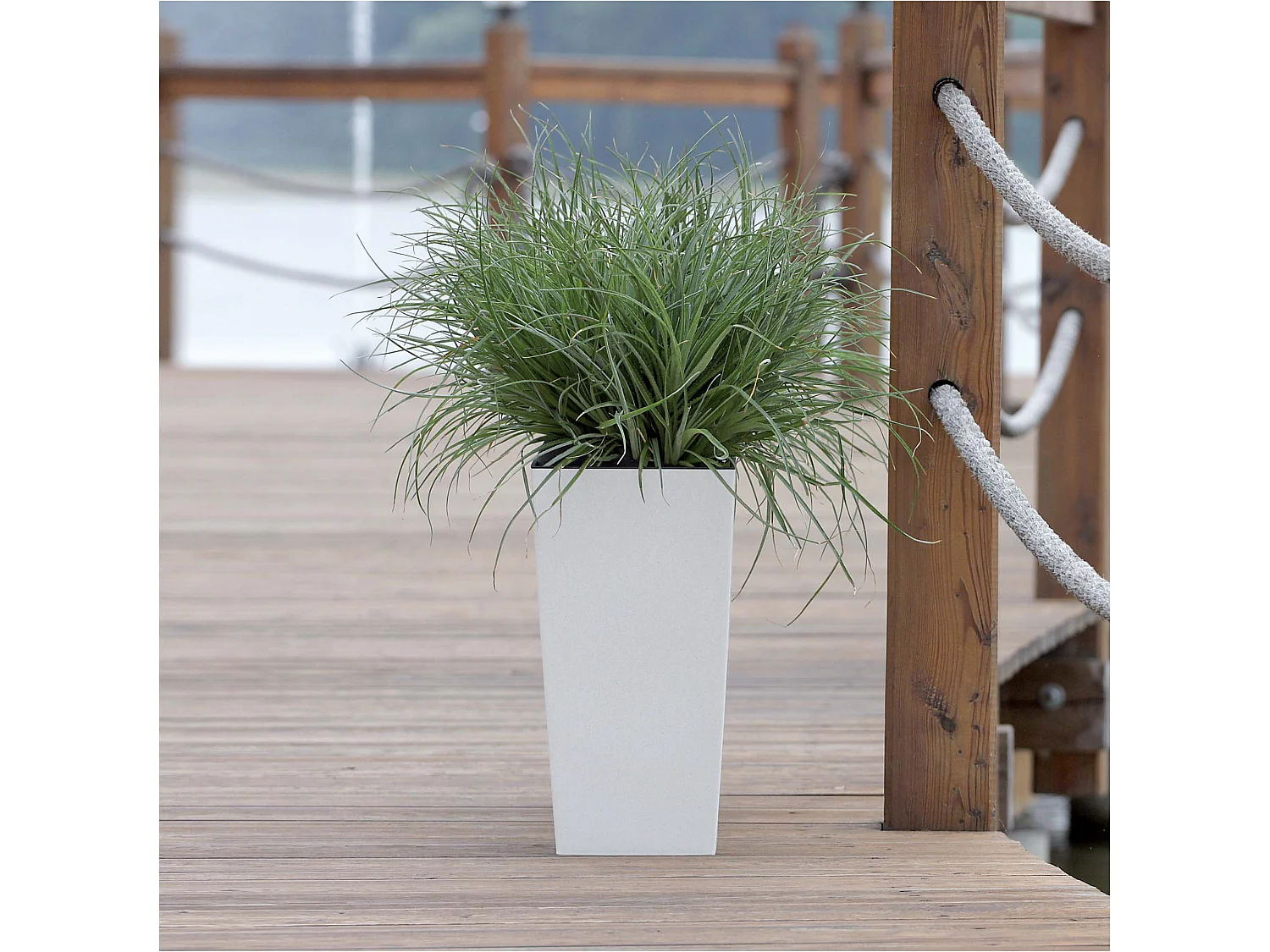 Pot de fleurs décoratif carré en plastique bois blanc 24x44,9 cm