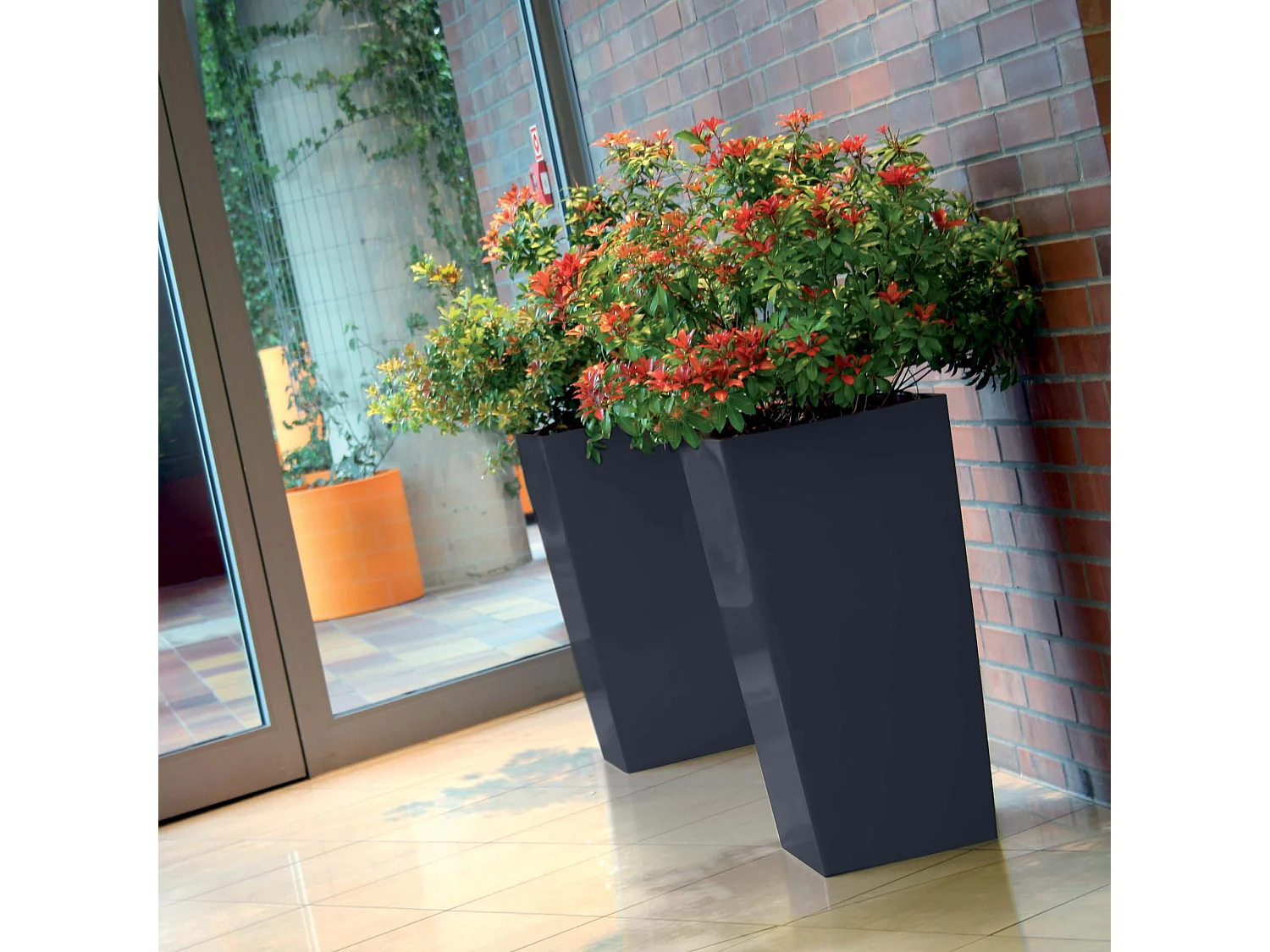 Pot de fleurs décoratif grand carré Urbi Square avec insert anthracite 32,5x32,5x61 cm