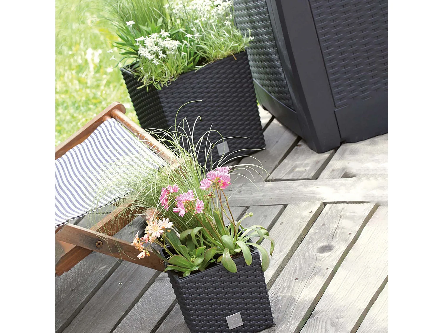 Pot de fleurs décoratif carré effet rotin plastique anthracite 15,8 L 26,2x26,2x26,6 cm