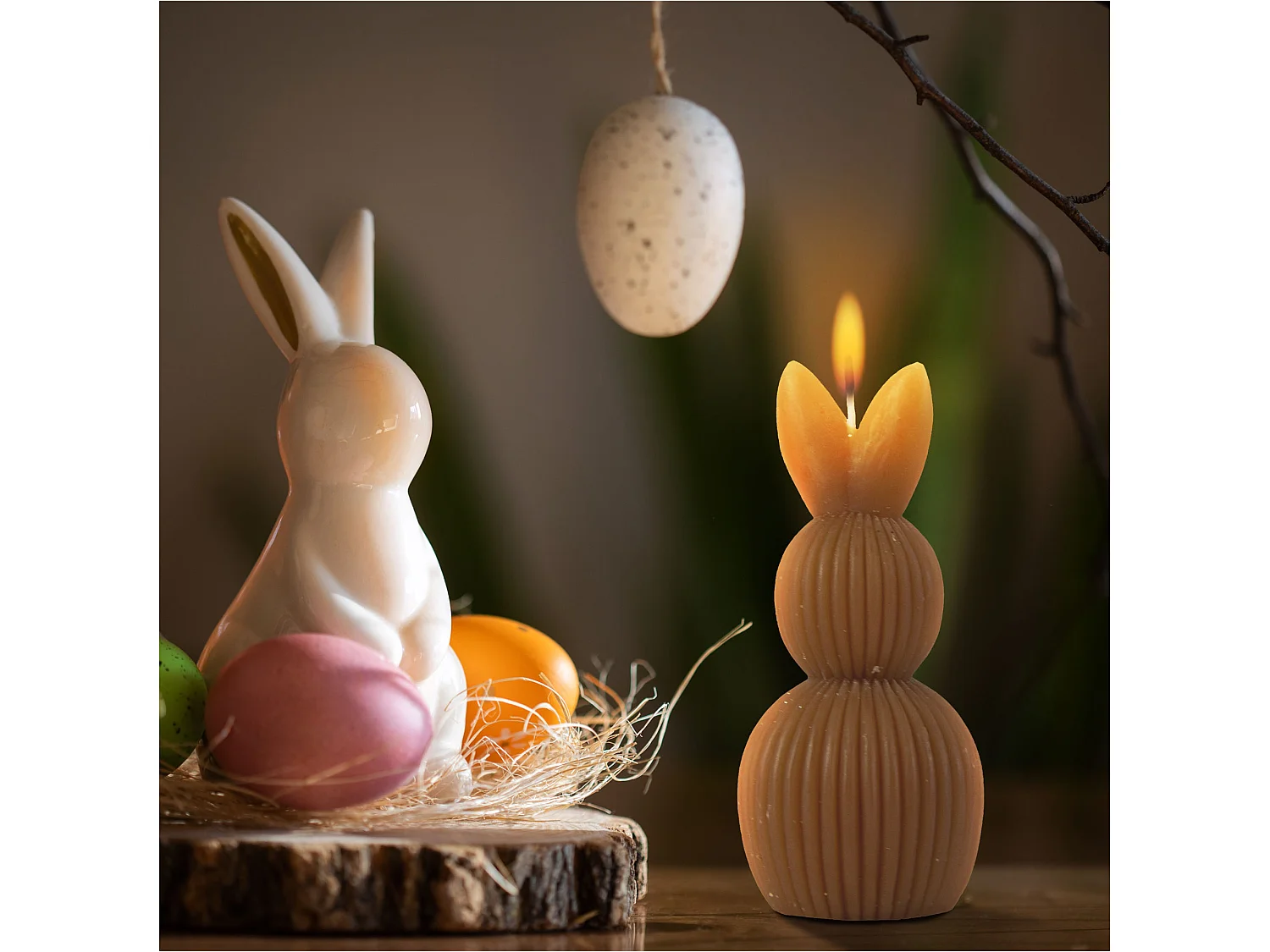 Bougie décorative de Pâques lapin sur œuf cire pêche 12,5x6 cm