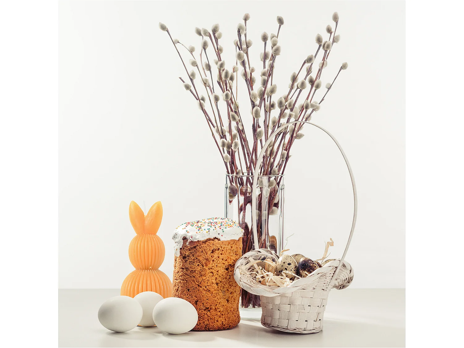 Bougie décorative de Pâques lapin sur œuf cire caramel 12,5x6 cm