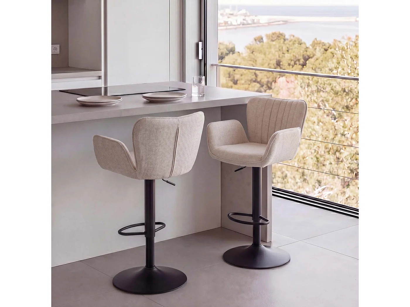 Tabourets de bar MCW-M67 (lot de 2),  pied crème, pied noir