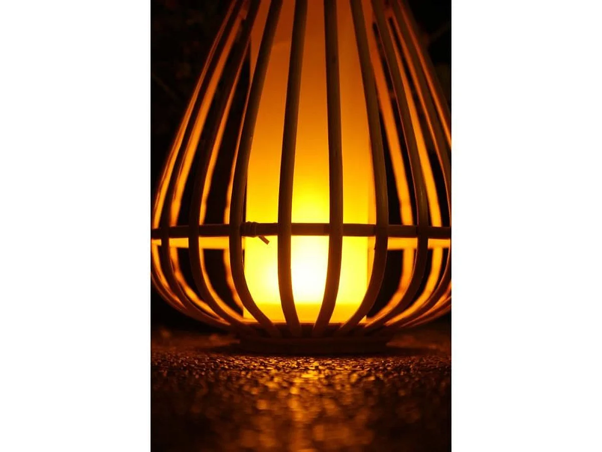 Lanterne solaire Marta en bambou naturel avec LED effet flamme, rechargeable USB