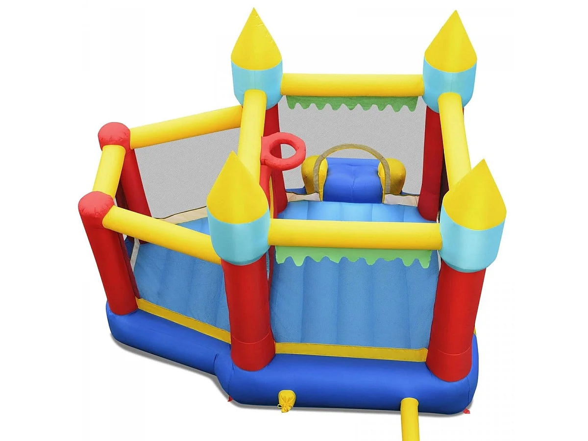 Aire de jeux gonflable : château gonflable avec des balles