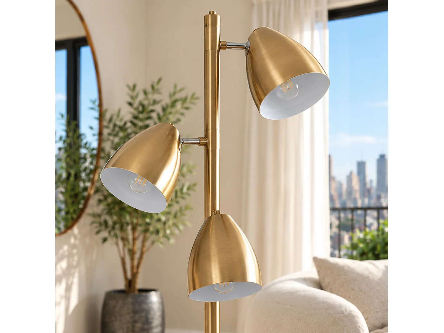 Lampadaire 3 spots orientables en métal effet laiton doré FAUSTINE
