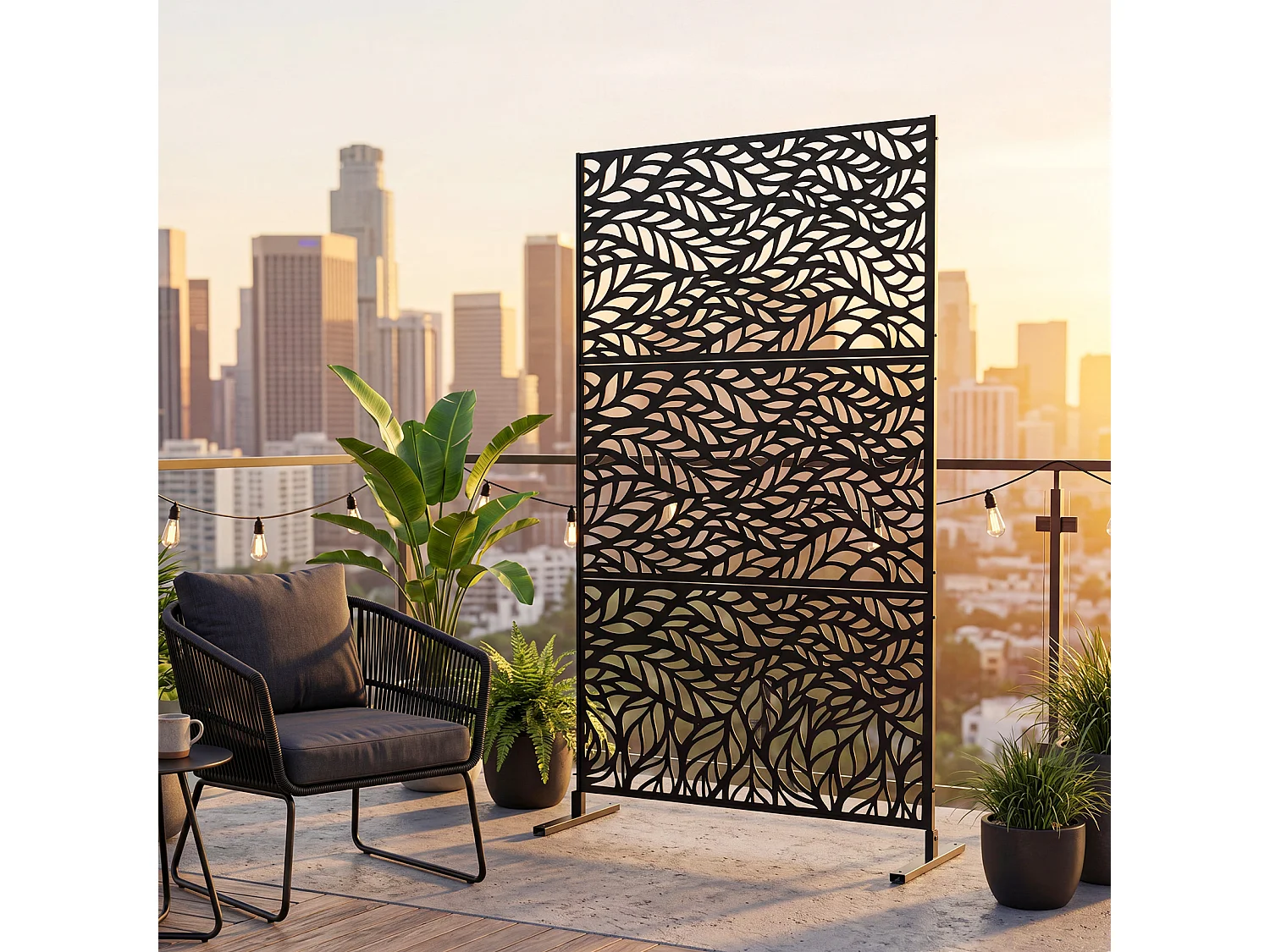 Protection pour le jardin : store vertical autoportant pour balcon
