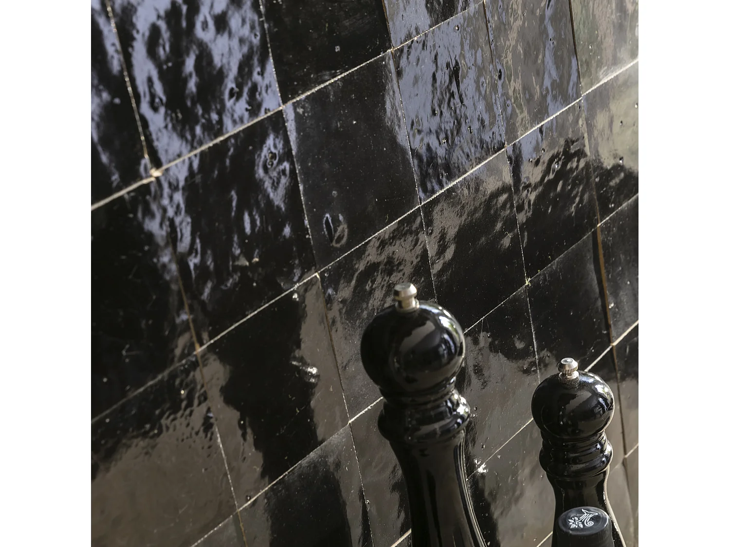 Carrelage Zellige Marocain Noir Intense 10x10 cm (vendu par 1 m²) - RO'MA NATURE