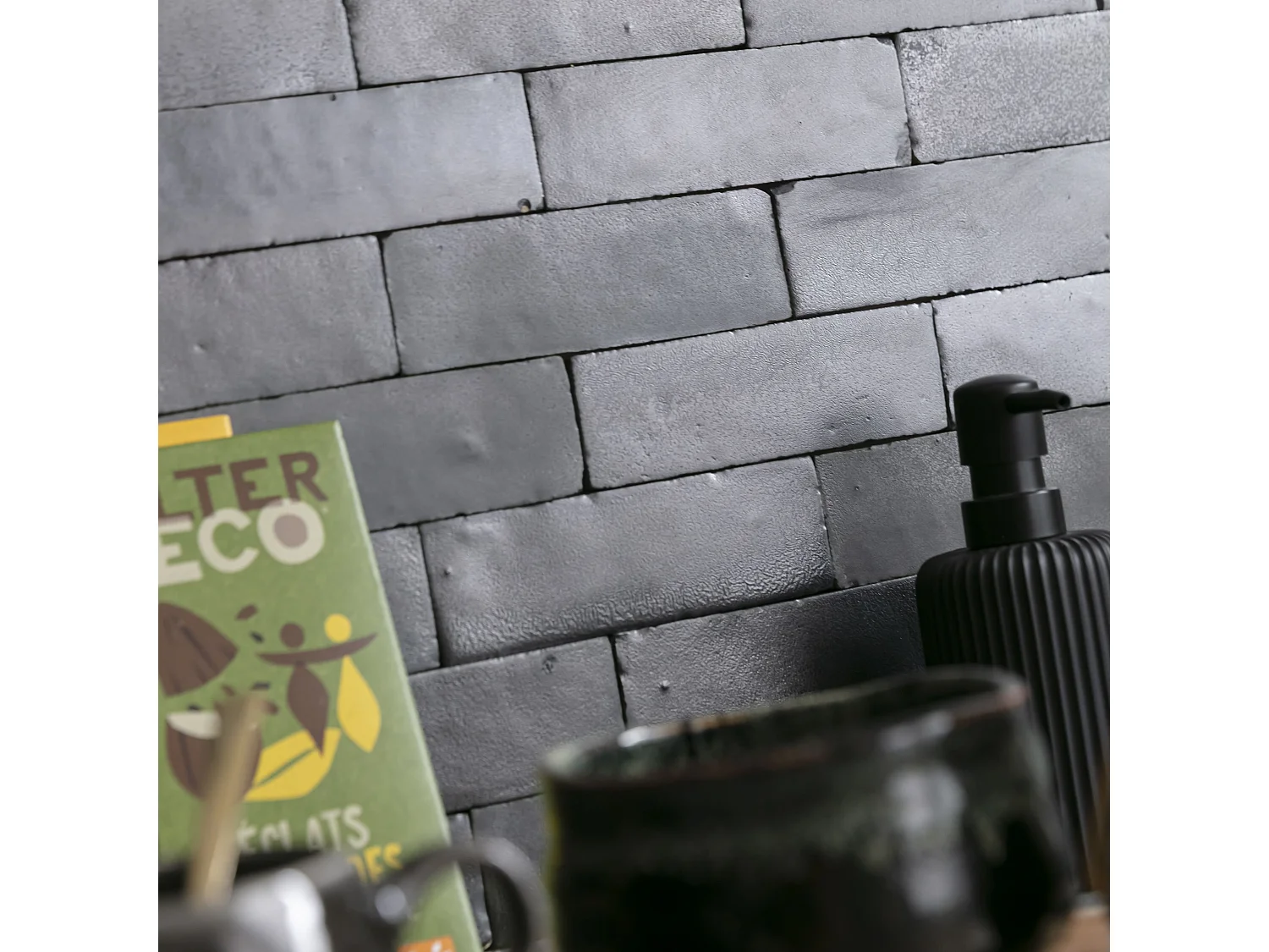 Carrelage Zellige Marocain Noir Métal 5x15 cm (vendu par 1 m²) - RO'MA NATURE