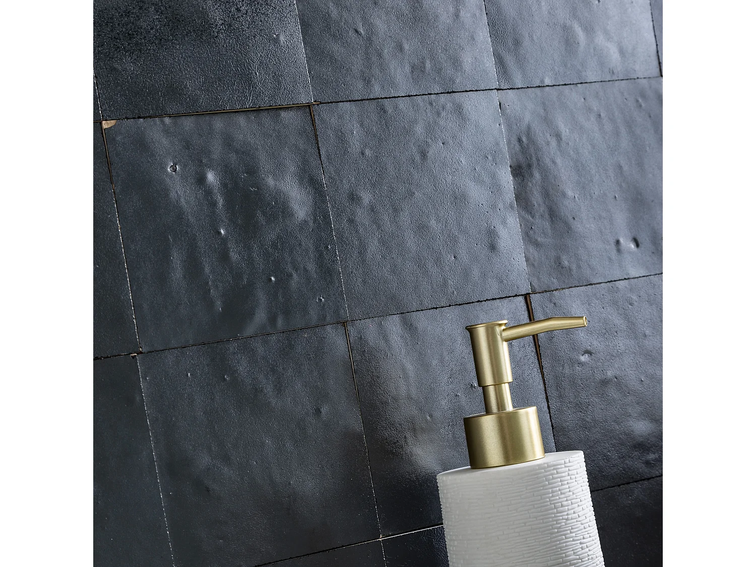 Carrelage Zellige Marocain Noir Métal 10x10 cm (vendu par 1 m²) - RO'MA NATURE