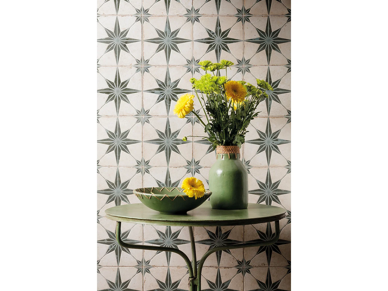 Carrelage Vintage effet Carreau ciment 3D Etoile Verte et Fond Blanc 22,3x22,3x0,9 cm Sparta - Sol et mur intérieur (vendu par carton de 0,65 m²) - RO'MA CARRELAGE