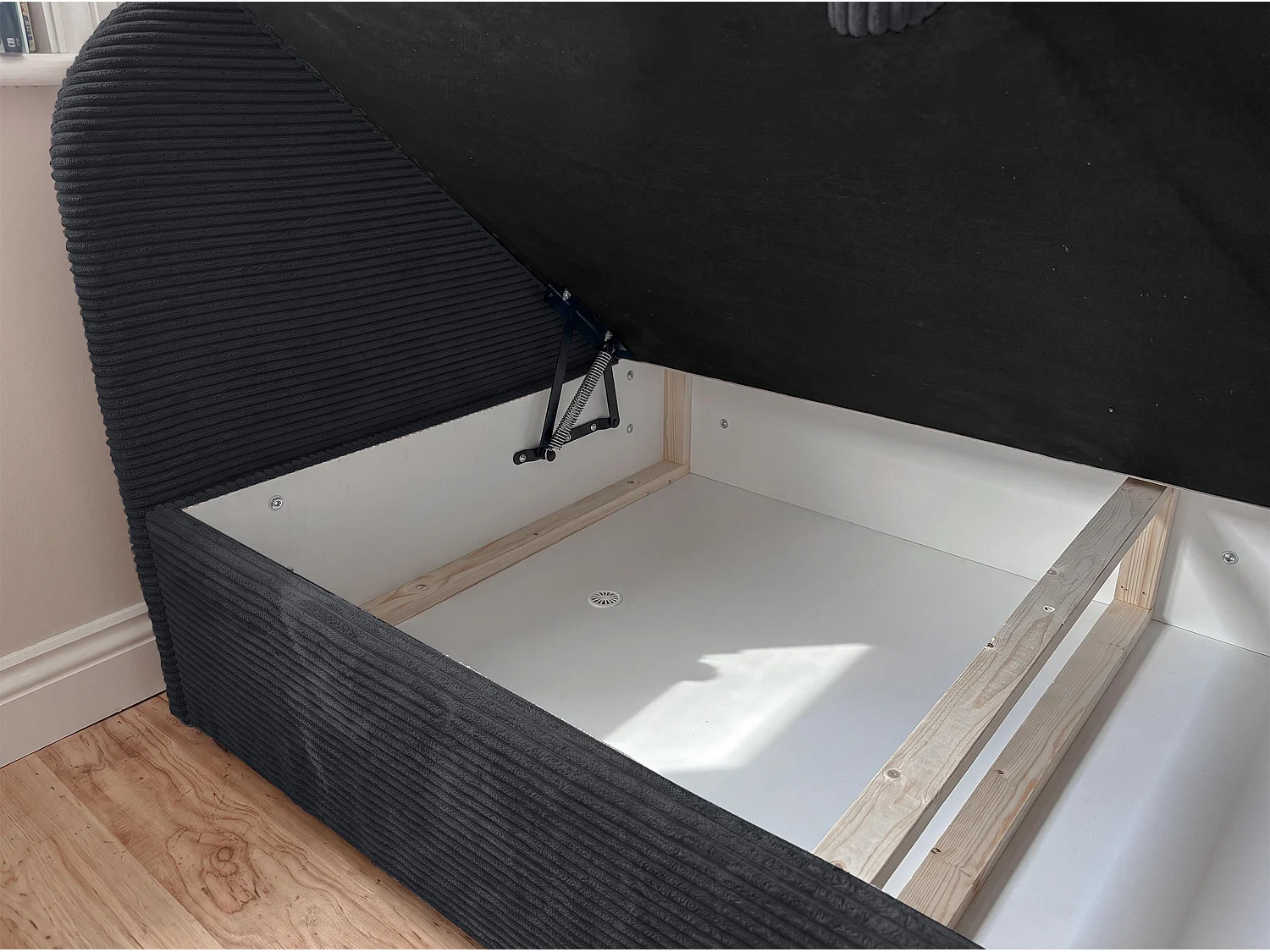 AX LIVING Nilda Tagesbett 90x200 cm mit Bettkasten – gepolstertes Einzelbett & Jugendbett in Schwarz