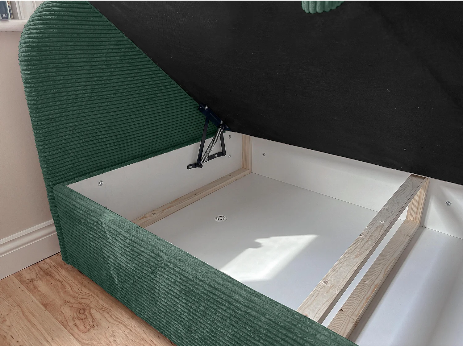 AX LIVING Nilda Tagesbett 90x200 cm mit Bettkasten – gepolstertes Einzelbett & Jugendbett in Dunkelgrün
