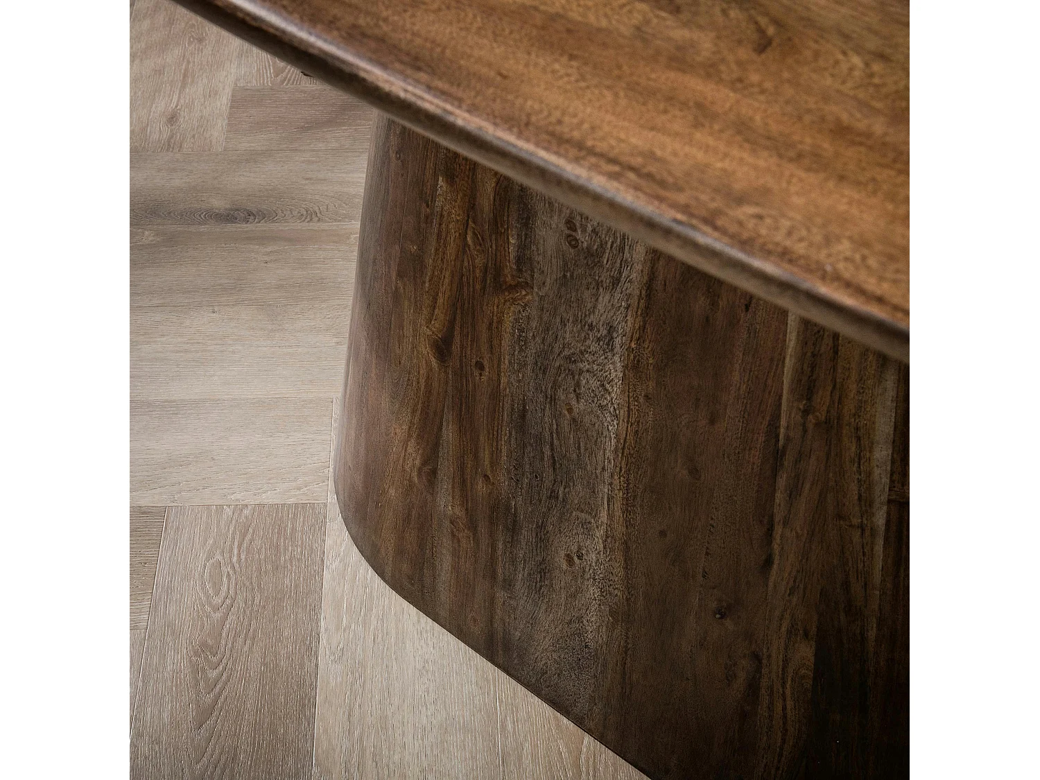 Table à manger bois d'acacia foncé design organique 180 cm NAKO