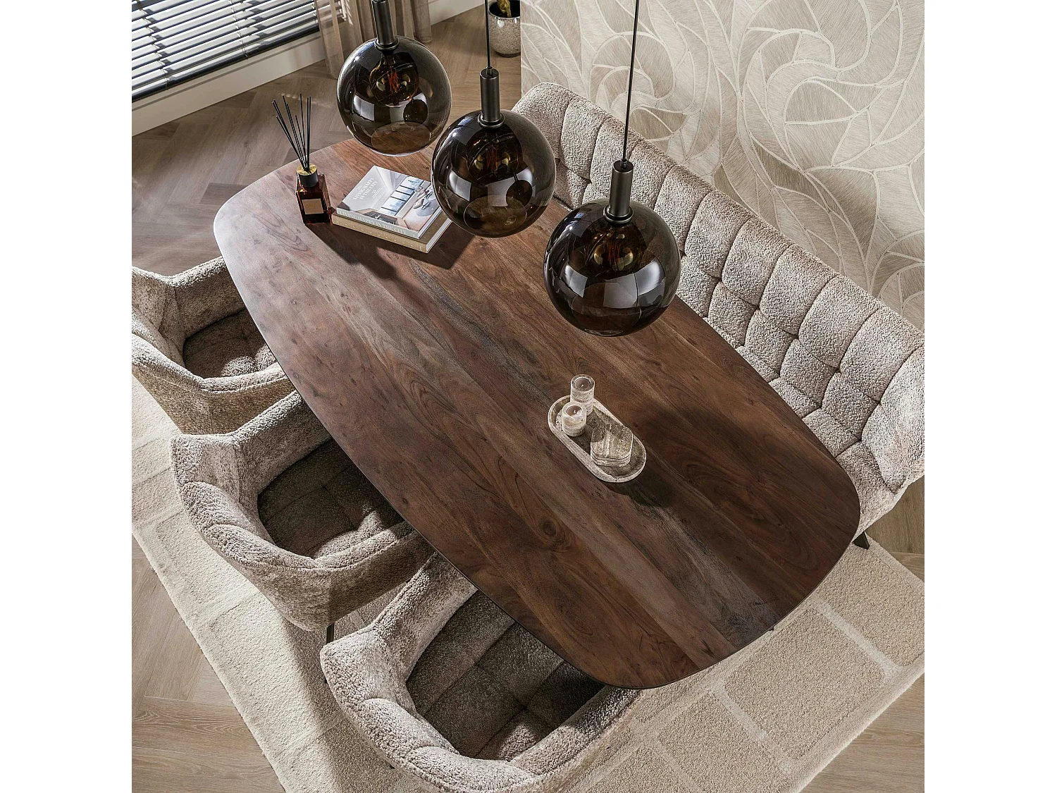 Table à manger bois d'acacia foncé bords arrondis 215 cm NAKO