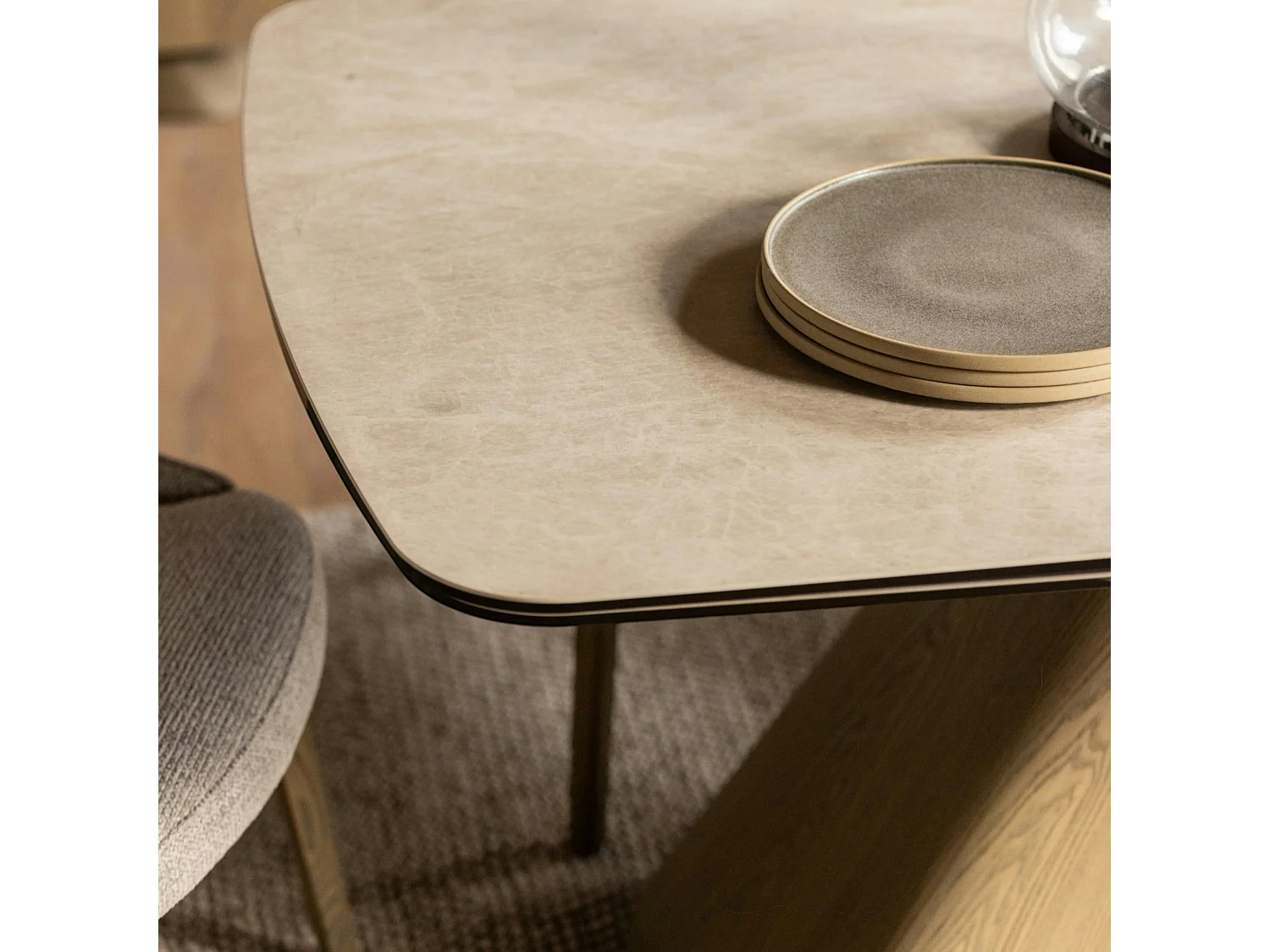 Table à manger extensible céramique & pieds design 180-260 cm CALA