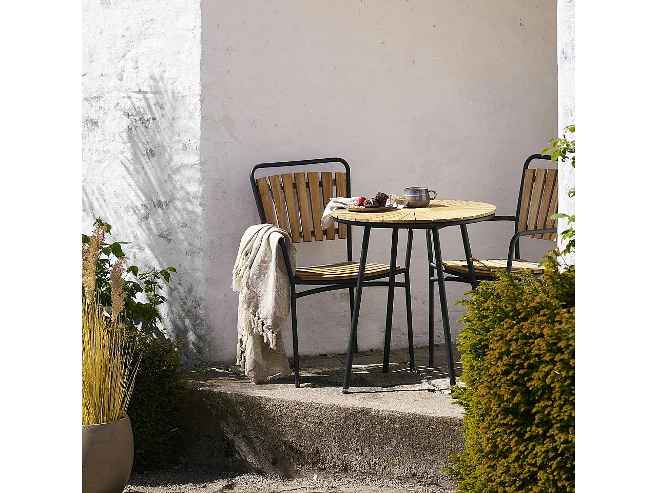 Table bistrot ronde en teck ø70 cm LAKEWOOD