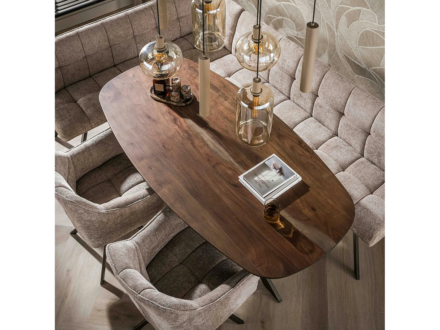 Table à manger bois d'acacia foncé bords arrondis 180 cm NAKO