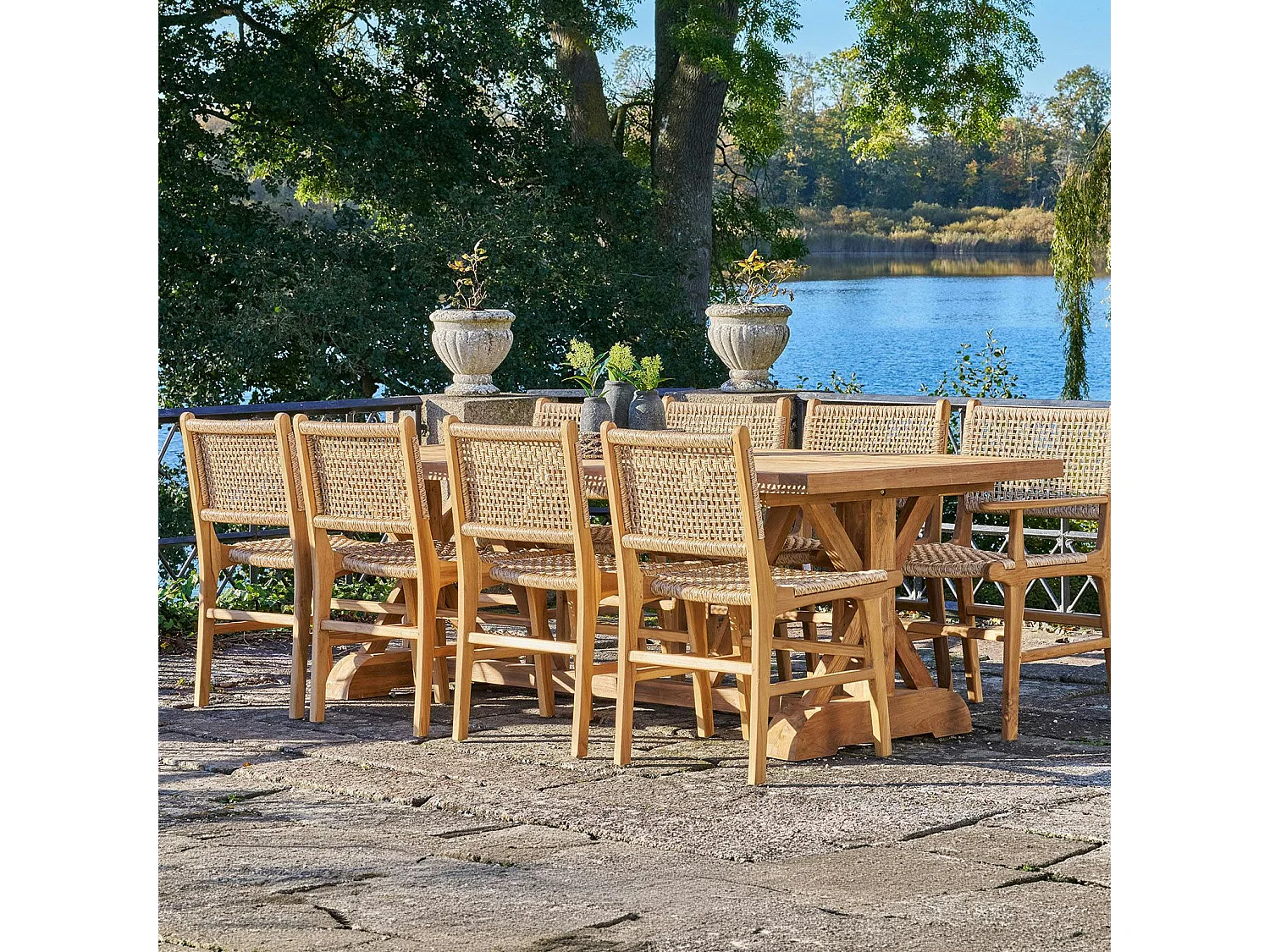 Table à manger en teck esprit campagne 240 cm BERRY