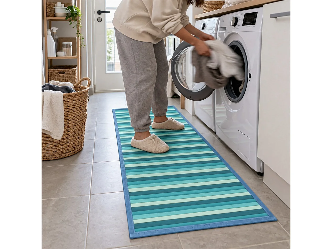 The White Stone Tapis en Bambou Dégradé 55x280 cm Bleu Ciel | Tapis de Cuisine et Salle de Bain Antidérapant | Tapis en Bambou avec Dos Antidérapant et Bordure en