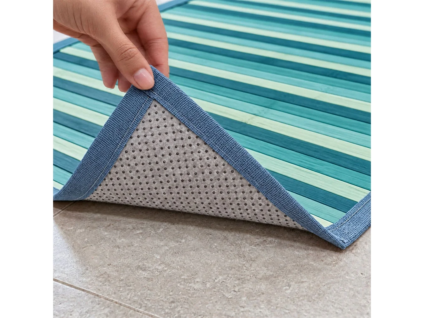 The White Stone Tapis en Bambou Dégradé 55x280 cm Bleu Ciel | Tapis de Cuisine et Salle de Bain Antidérapant | Tapis en Bambou avec Dos Antidérapant et Bordure en
