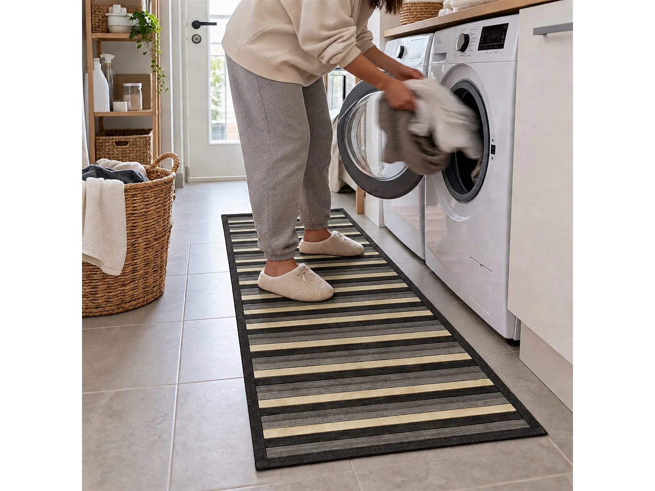 The White Stone Tapis en Bambou Dégradé 55x240 cm Noir | Tapis de Cuisine et Salle de Bain Antidérapant | Tapis en Bambou avec Dos Antidérapant et Bordure en