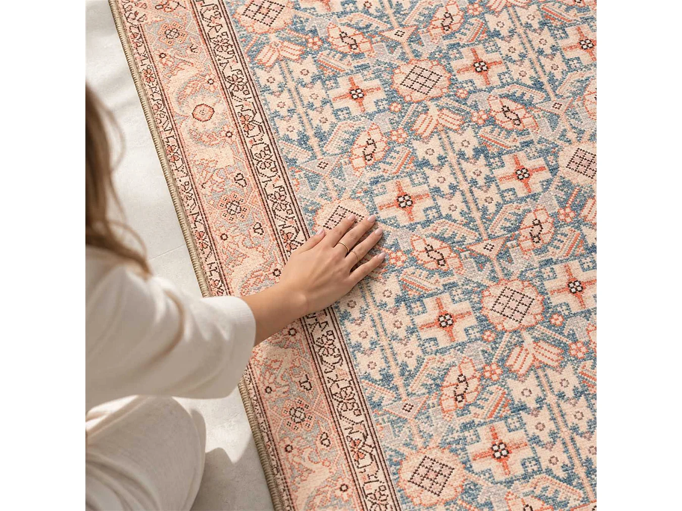 The White Stone Tappeto 160x230 cm Fantasia Herat | Tappeto Orientale Stile Persiano con Effetto Vintage Antichizzato | Pelo Corto in 100% Poliestere, Stampa